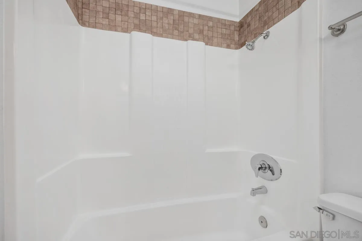 https://cdn.realtyfeed.com/cdn/127/250036857/4bca933efcdd07b0c8a0a3a4b99c2329.webp