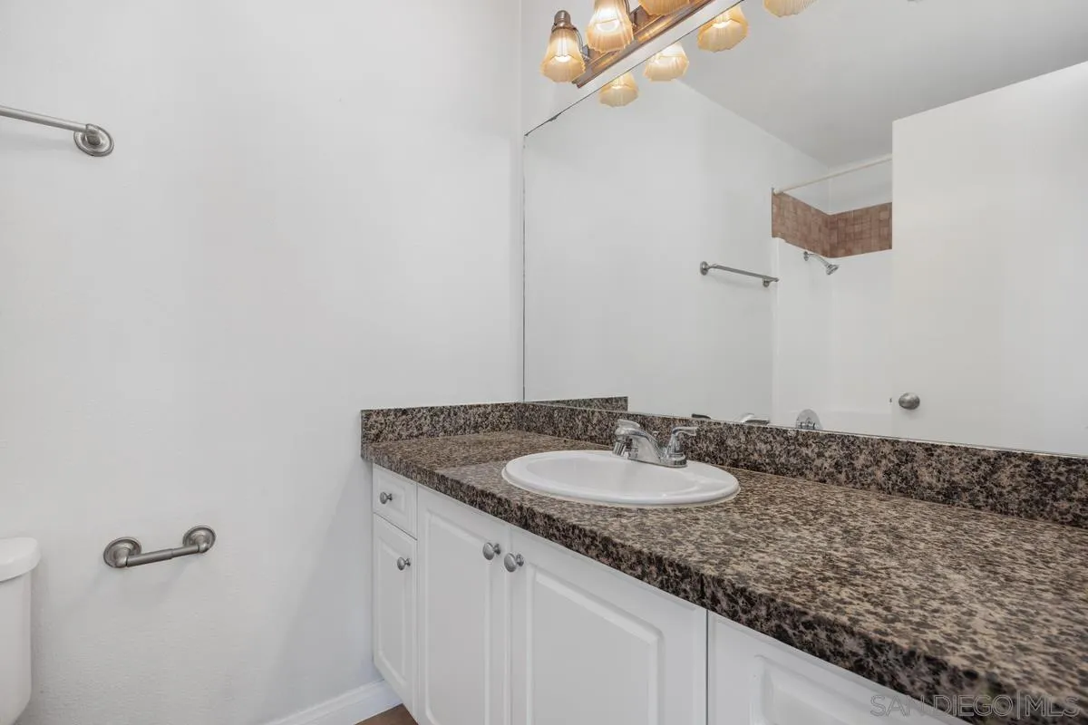 https://cdn.realtyfeed.com/cdn/127/250036857/a4ed15d70c1521d974e20cfdaba62cd7.webp