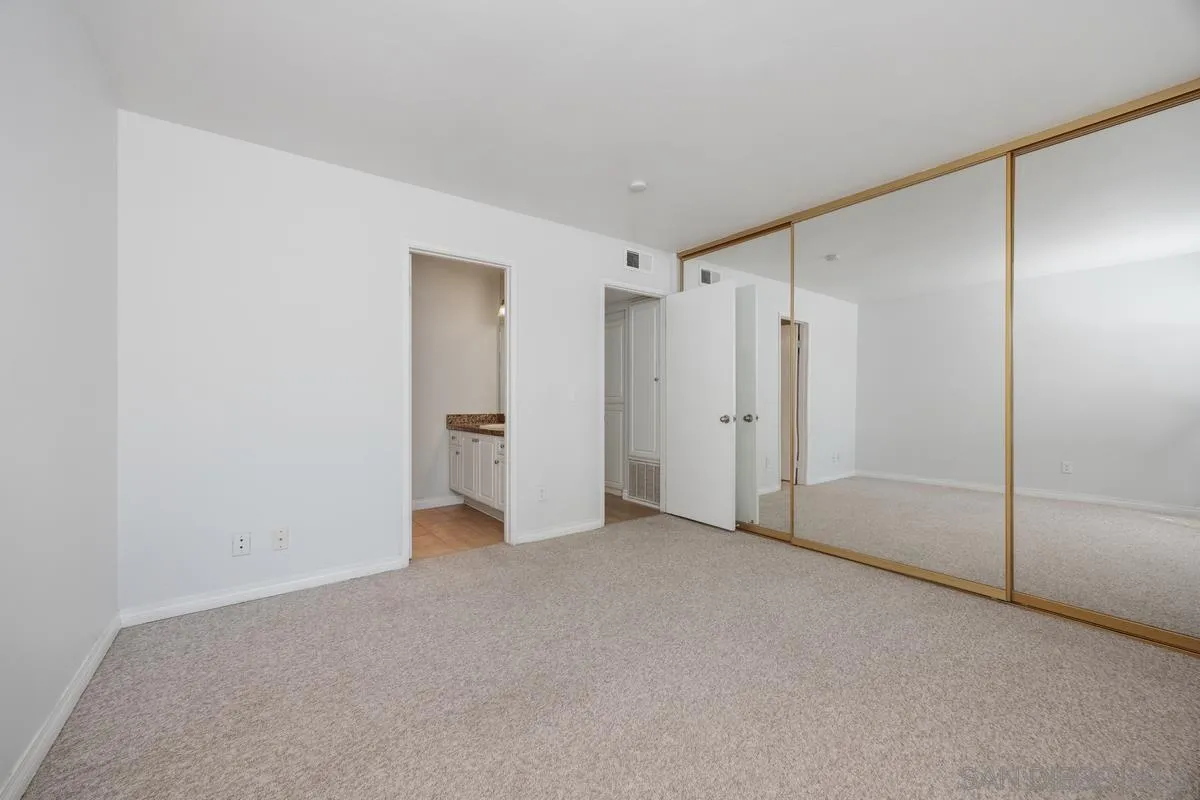 https://cdn.realtyfeed.com/cdn/127/250036857/e77d0a0a3122533759de64864f23938c.webp
