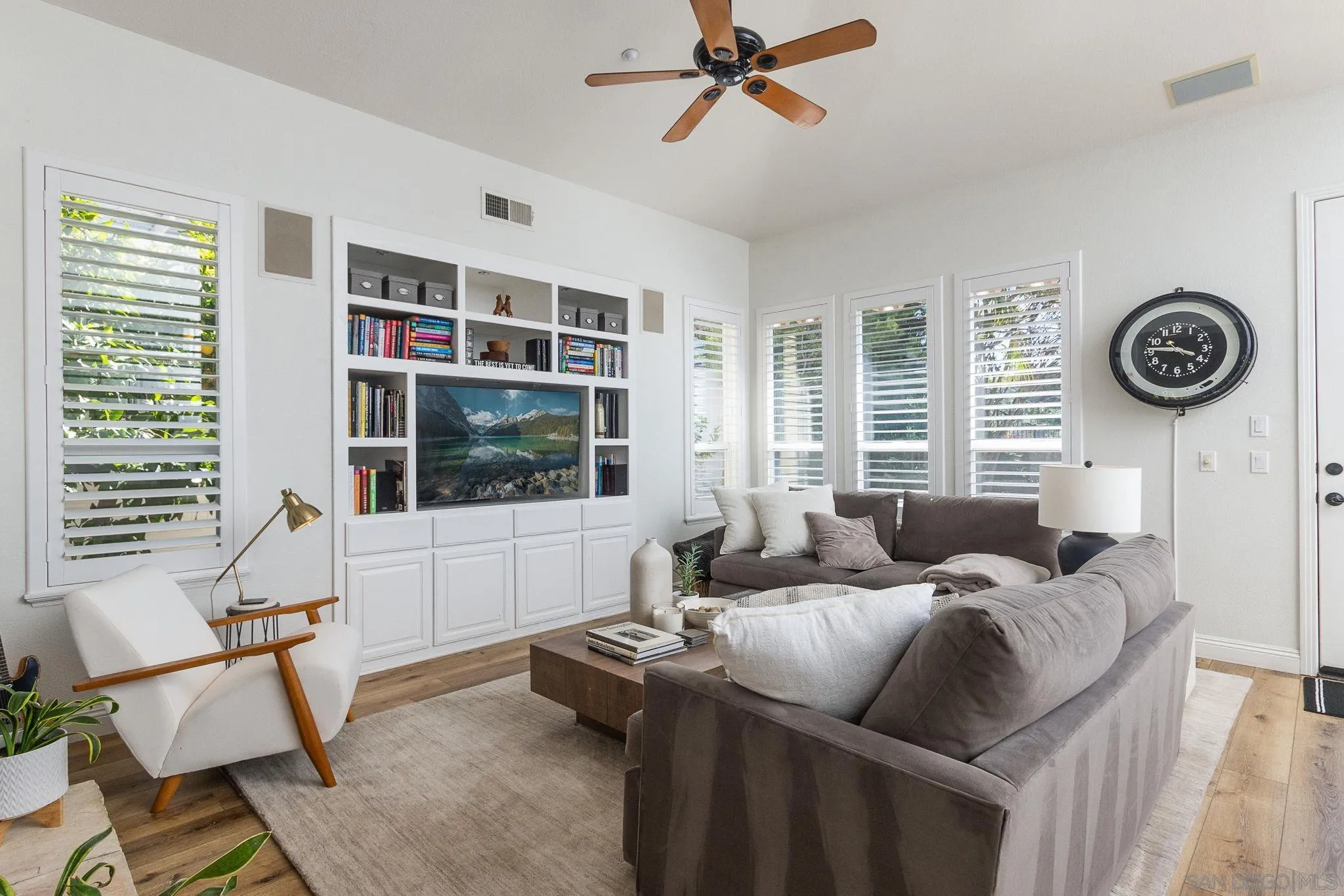 https://cdn.realtyfeed.com/cdn/127/250036858/1adb6d3faf9a8d75af58bf37df3a1bdc.webp