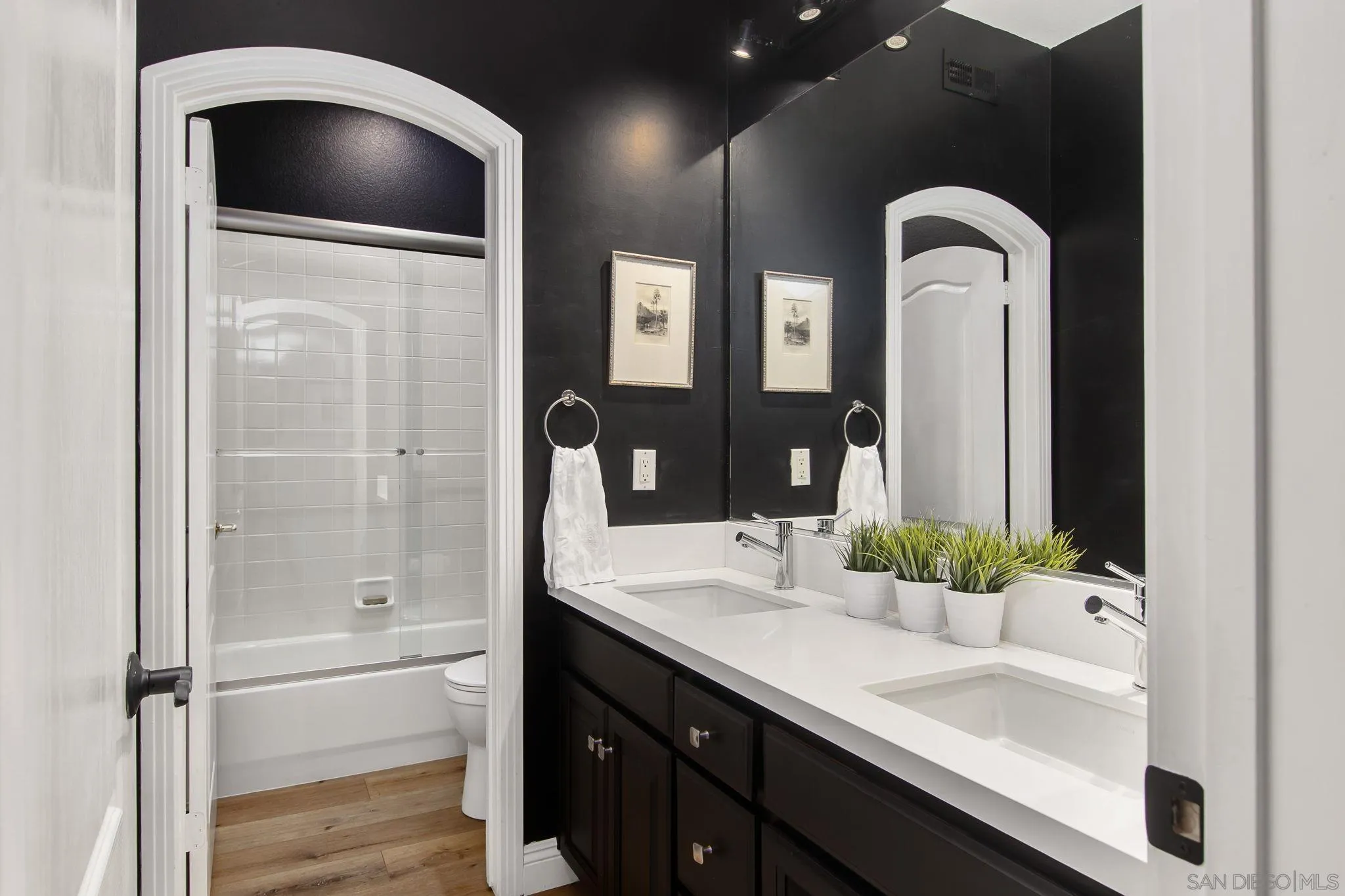 https://cdn.realtyfeed.com/cdn/127/250036858/ed1df22b4a7fdacb356e9d14920e1e2d.webp