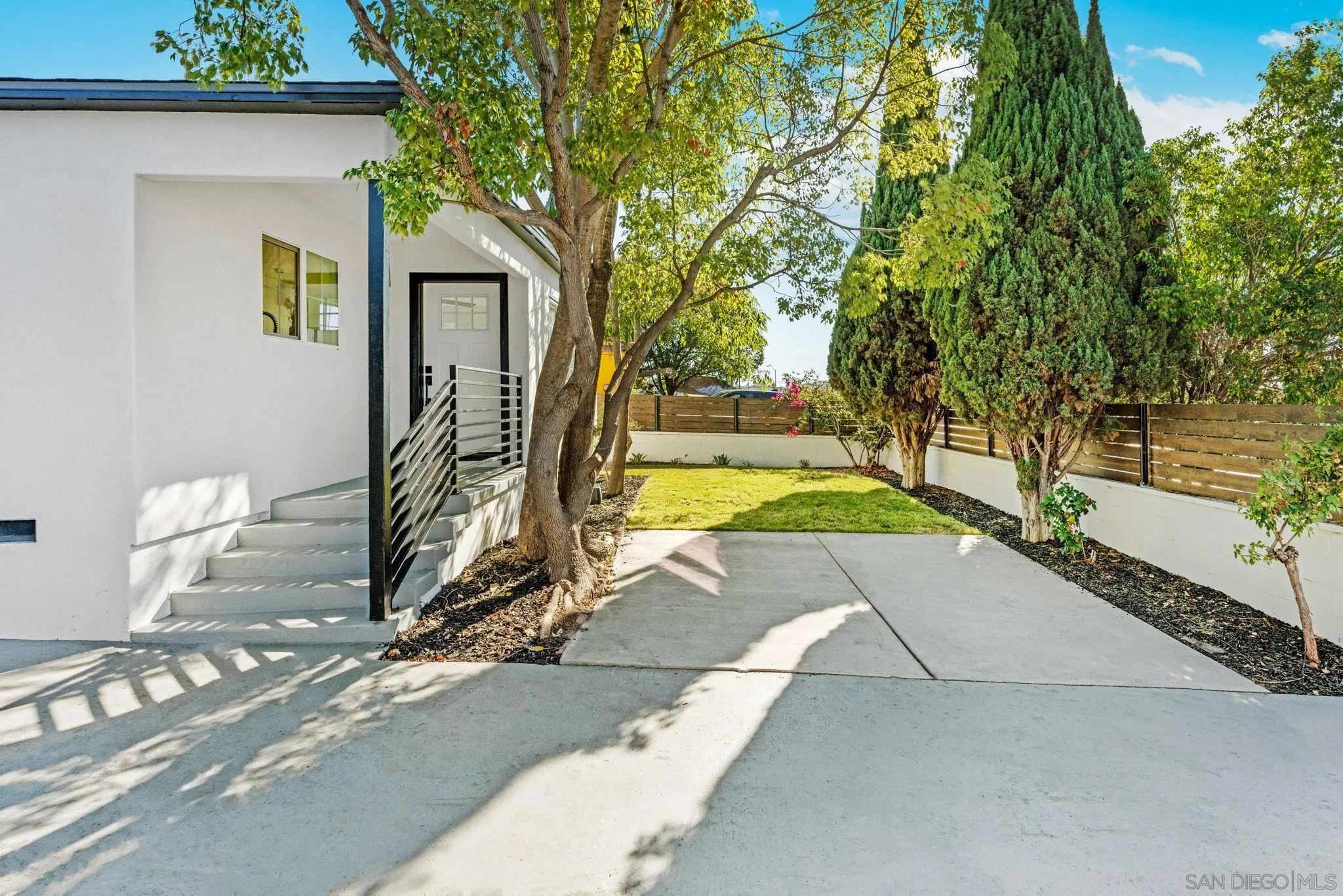 https://cdn.realtyfeed.com/cdn/127/250036859/1b2aab5e214b6099564736d8dfa22bd3.webp
