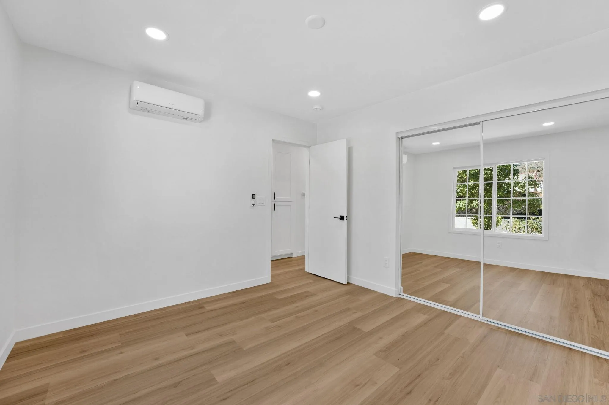 https://cdn.realtyfeed.com/cdn/127/250036859/2d02ce933c08705219d3a9af05d4d774.webp