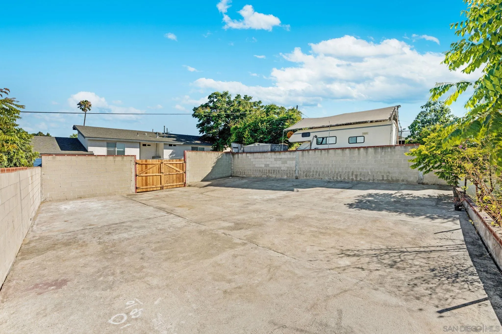 https://cdn.realtyfeed.com/cdn/127/250036859/4489b6ee998320436b6b78922d521234.webp