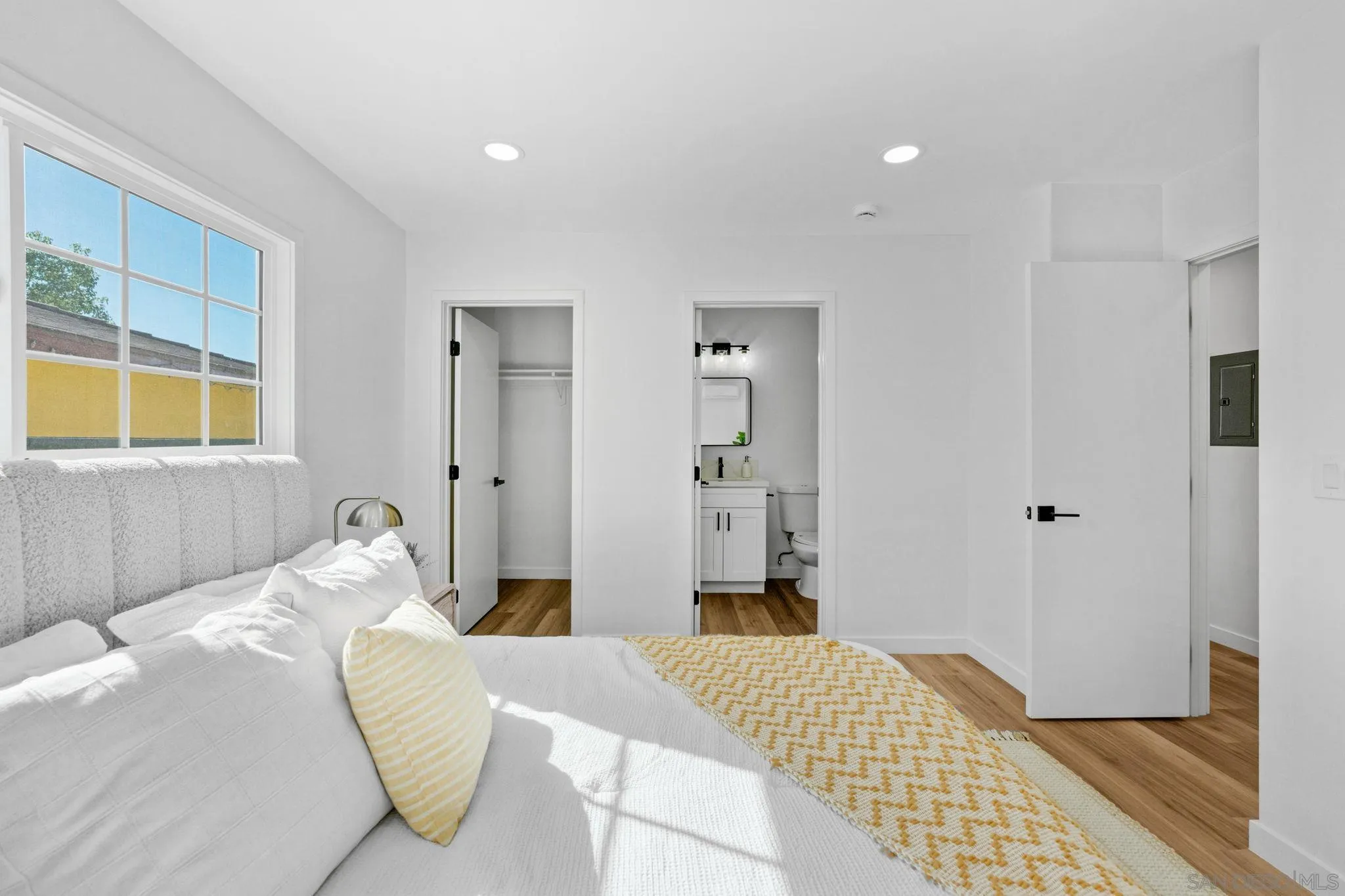 https://cdn.realtyfeed.com/cdn/127/250036859/5fd860a2e724f076694a6ac720c40e1f.webp