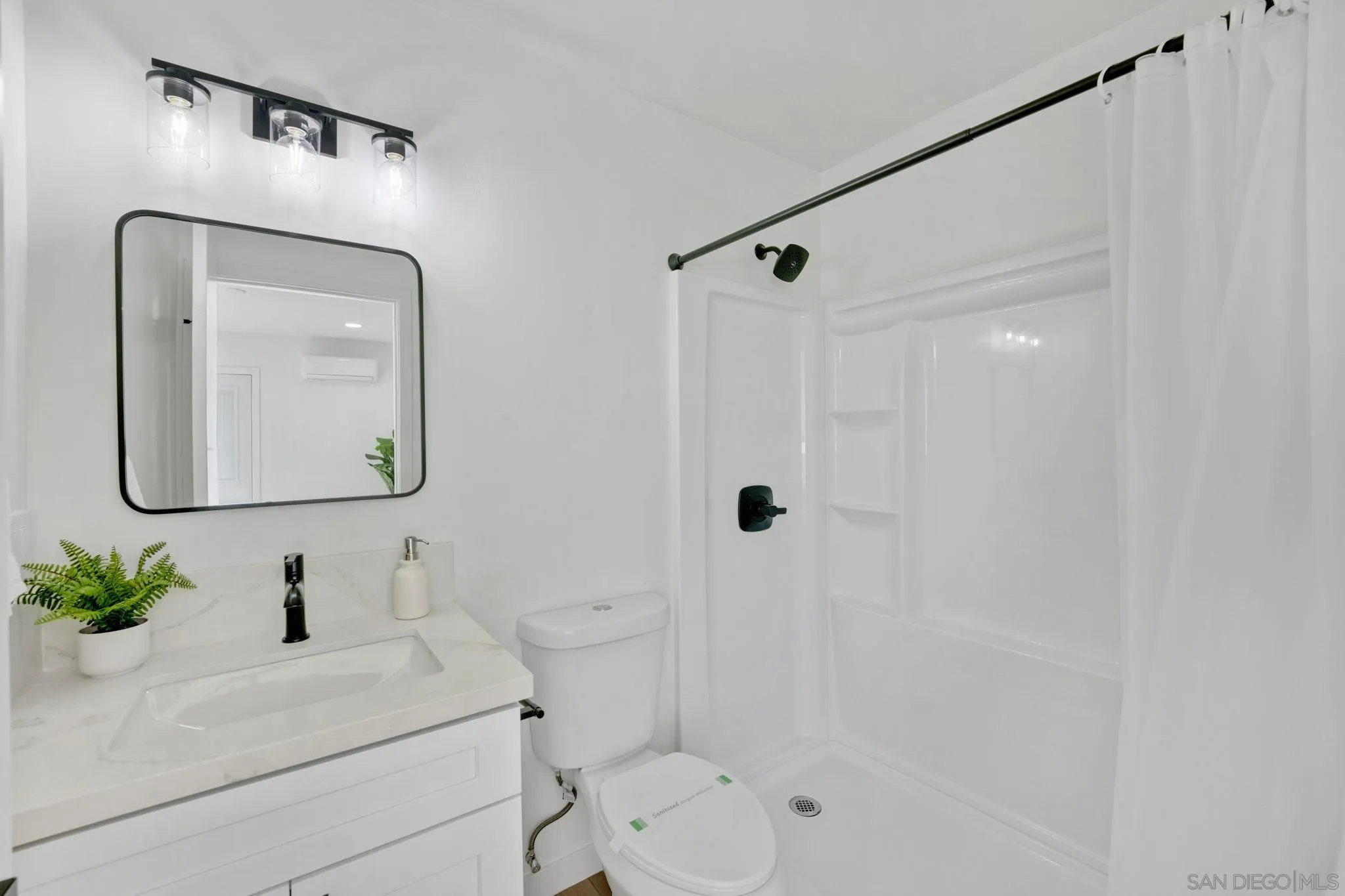 https://cdn.realtyfeed.com/cdn/127/250036859/64da0b357bceb7a8f6f884f91b06458d.webp