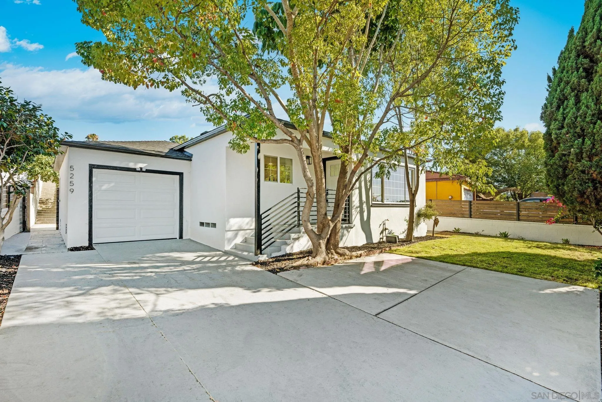 https://cdn.realtyfeed.com/cdn/127/250036859/a8a69e6d118240234eb999279d4b6dce.webp