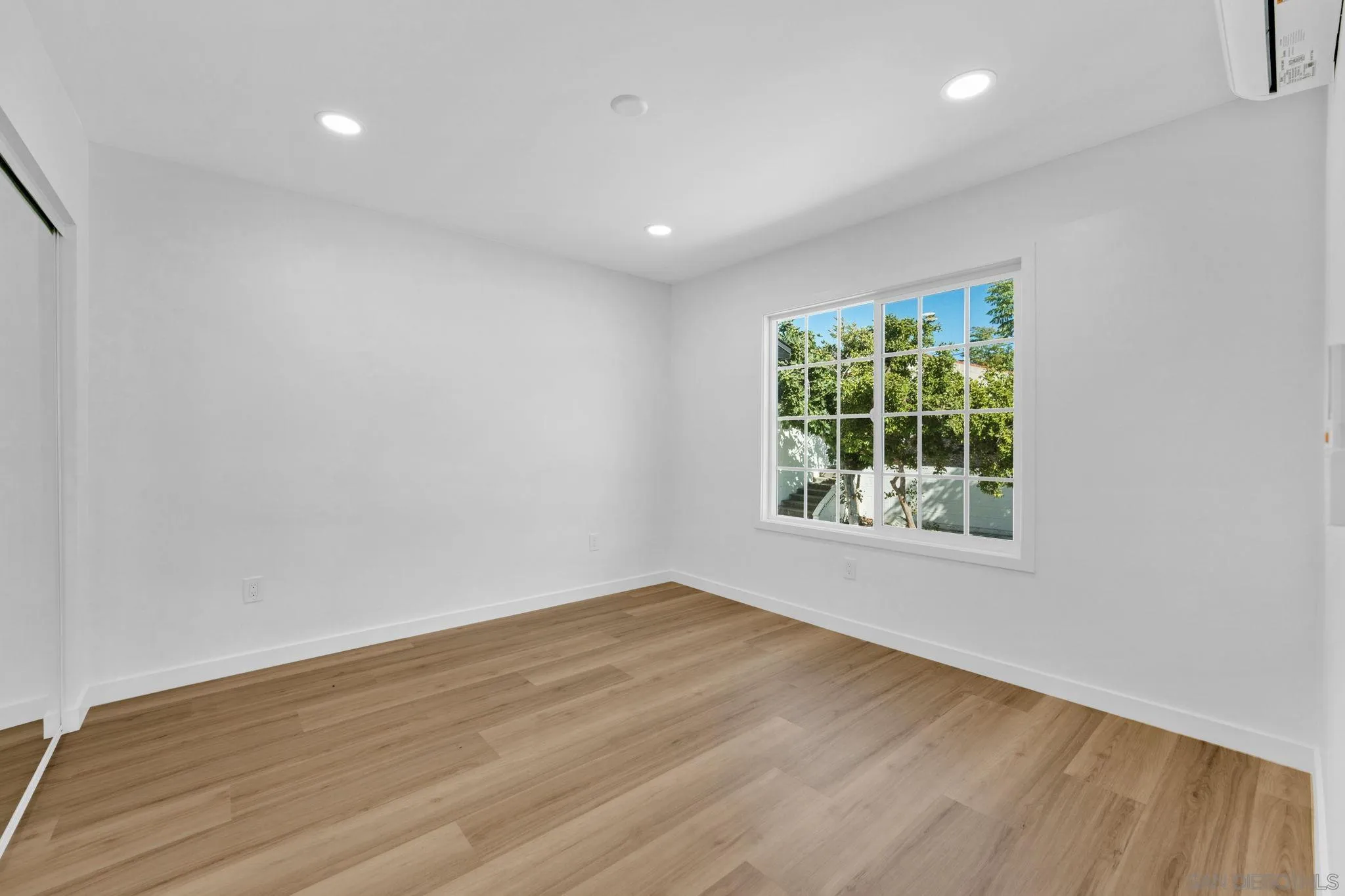 https://cdn.realtyfeed.com/cdn/127/250036859/ef2477276dd6abd7d9a5747e1883b1dd.webp