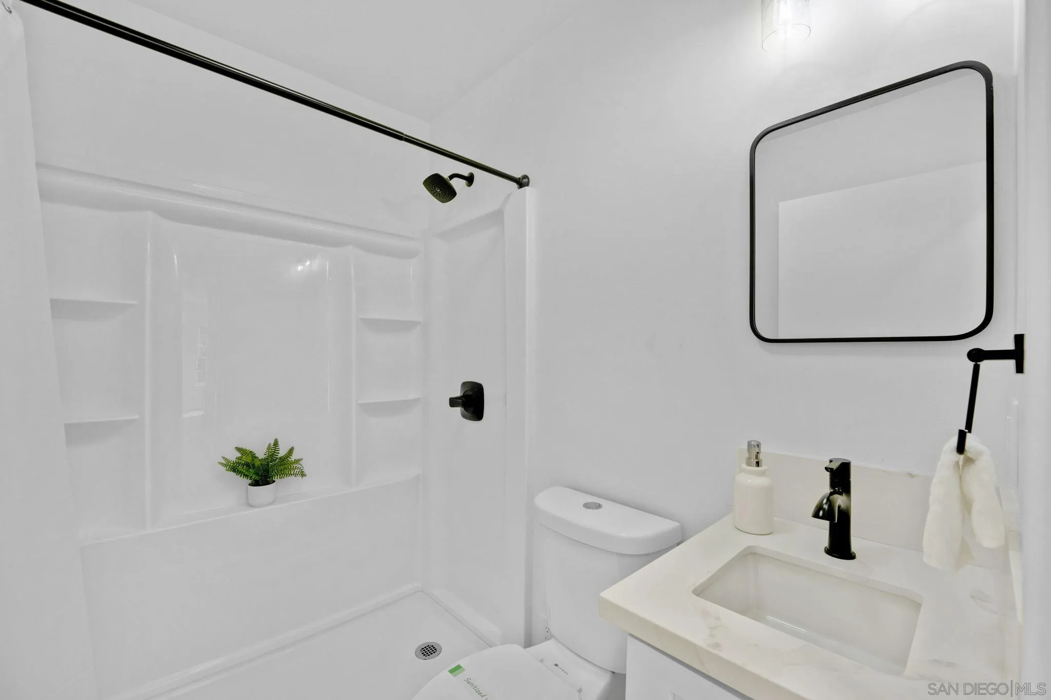 https://cdn.realtyfeed.com/cdn/127/250036859/fa8b344cf142c7b1be4a0d6d3300016a.webp