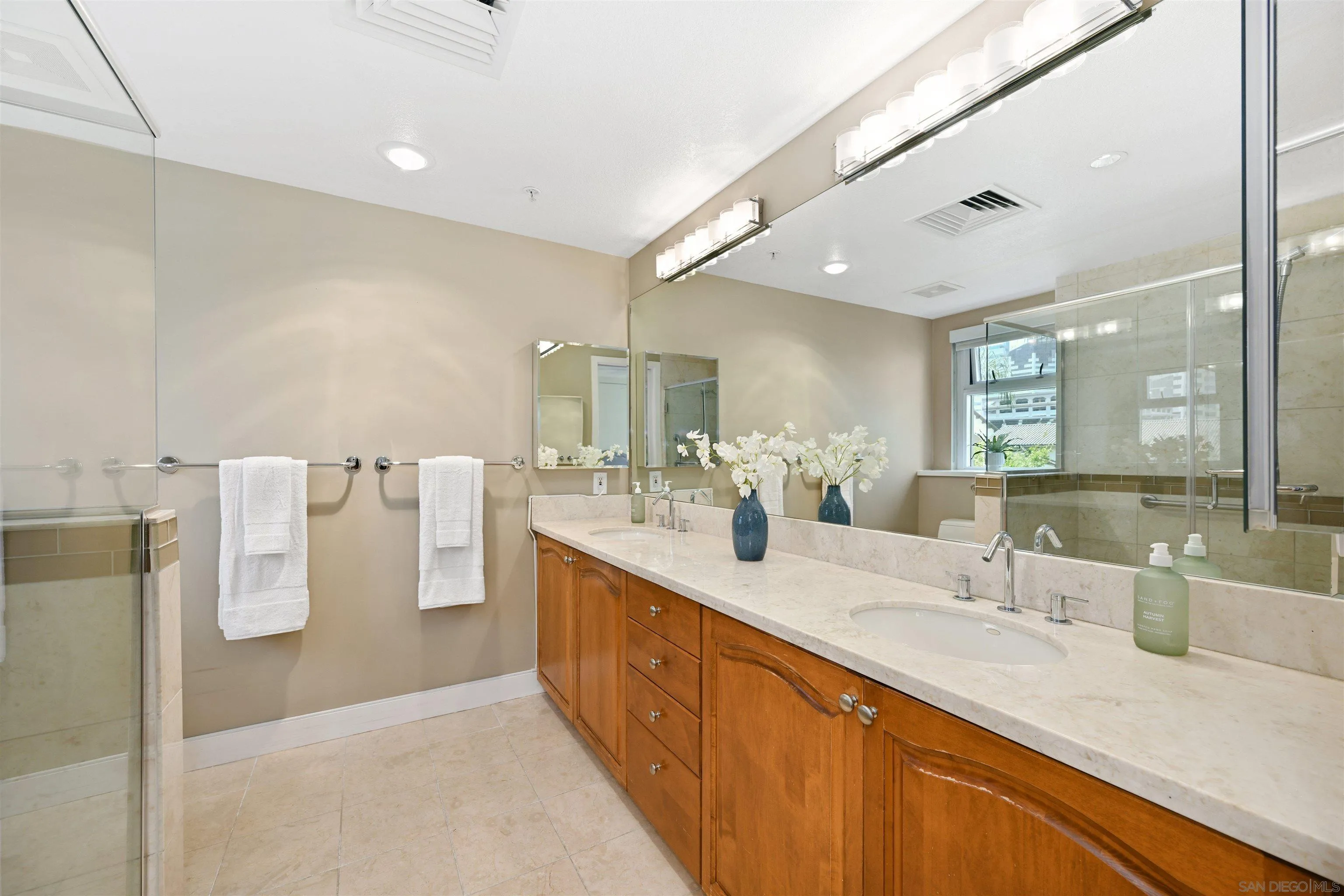 https://cdn.realtyfeed.com/cdn/127/250036861/c01ad59ceeca3dba8f2752cff4c8a312.webp