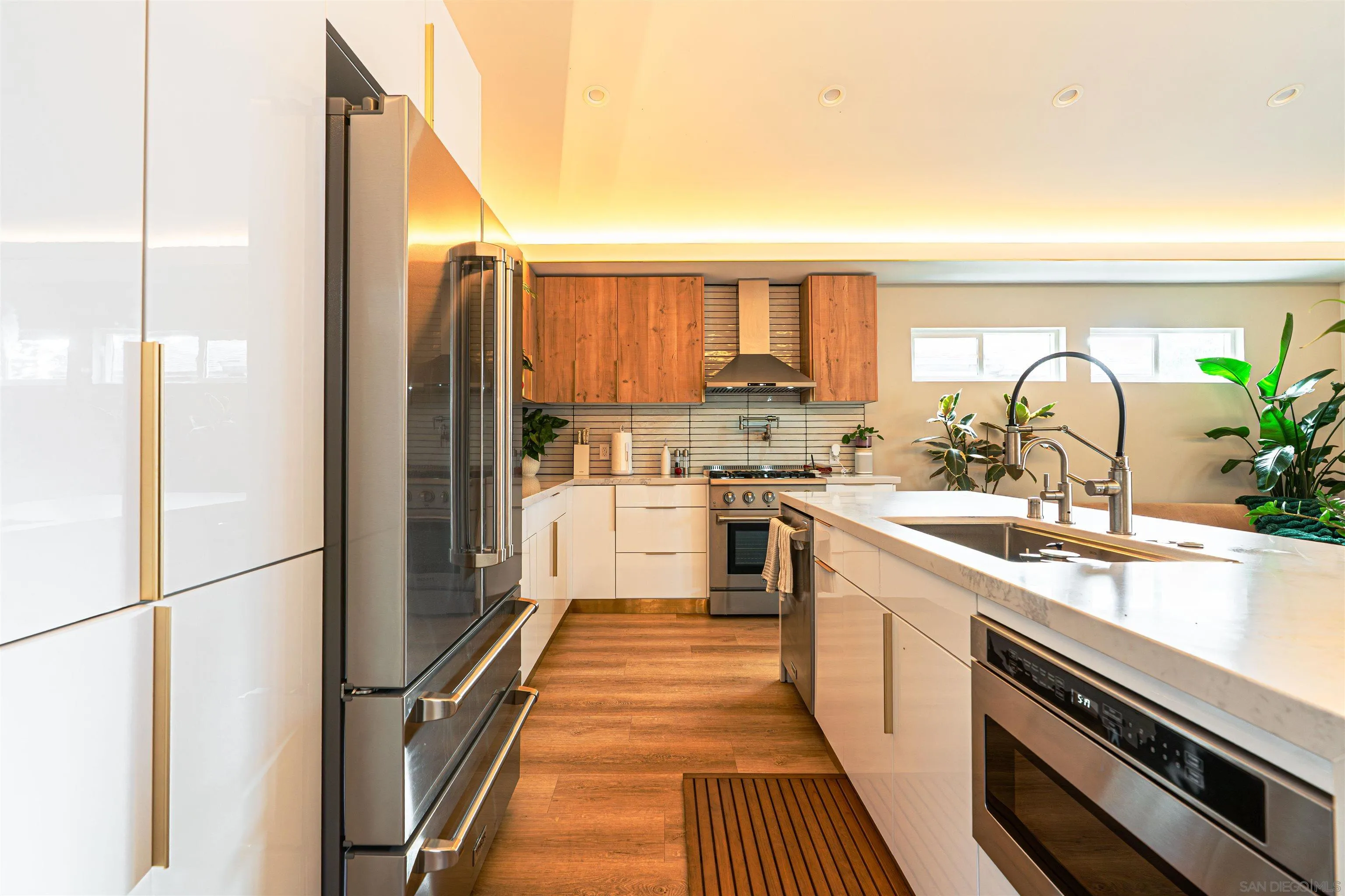 https://cdn.realtyfeed.com/cdn/127/250036864/477d841b3f2edb422640b8053c7b9071.webp