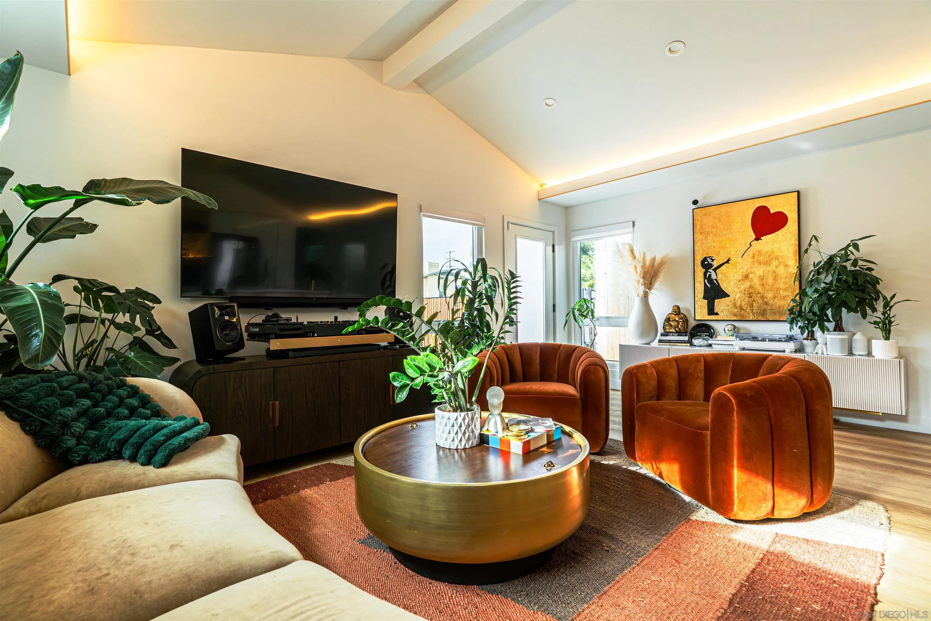 https://cdn.realtyfeed.com/cdn/127/250036864/5f4b762ef5d3ad07c85f1a1f67f6877d.webp