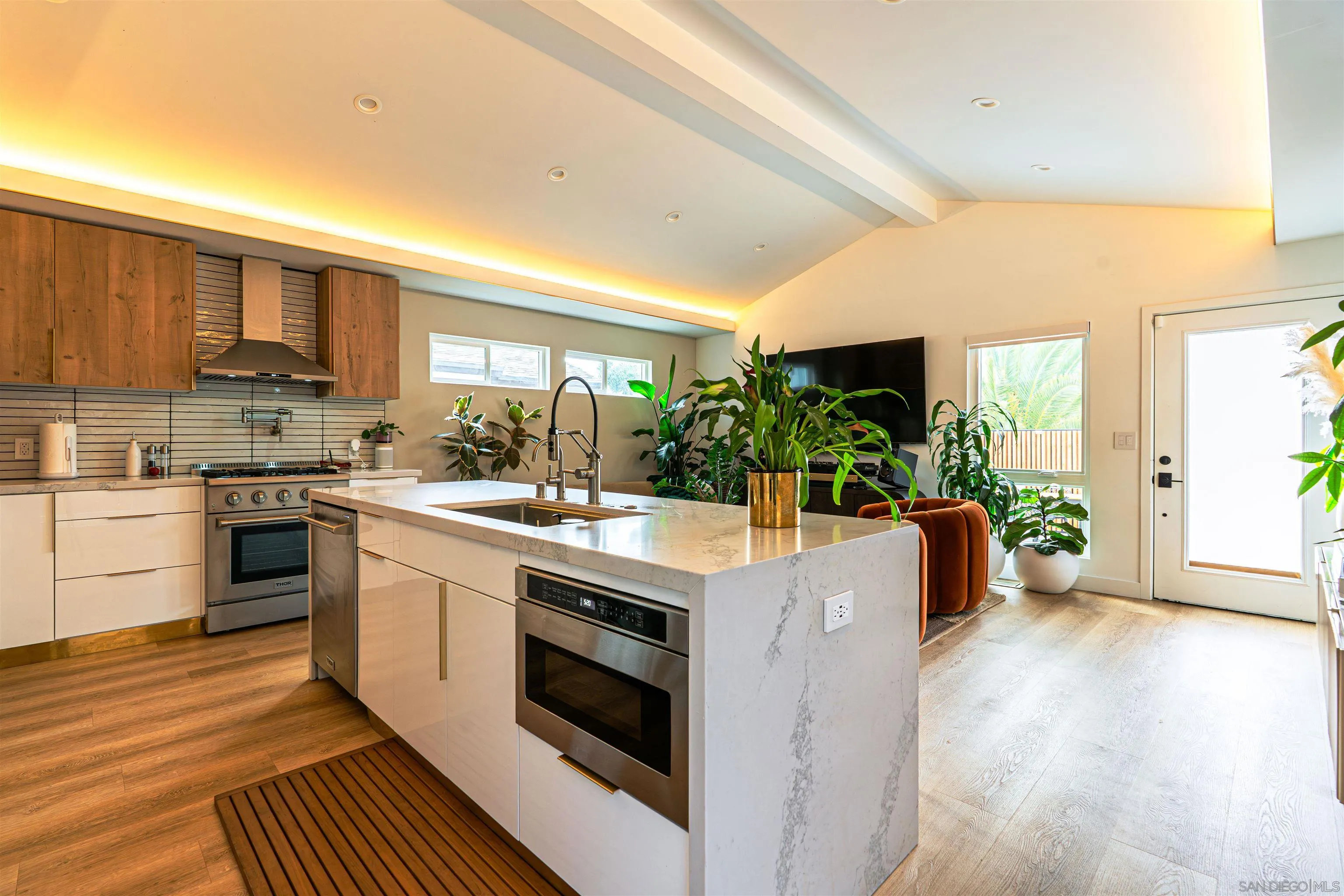 https://cdn.realtyfeed.com/cdn/127/250036864/9b51a2de9724ca021e35f9894efcea9d.webp