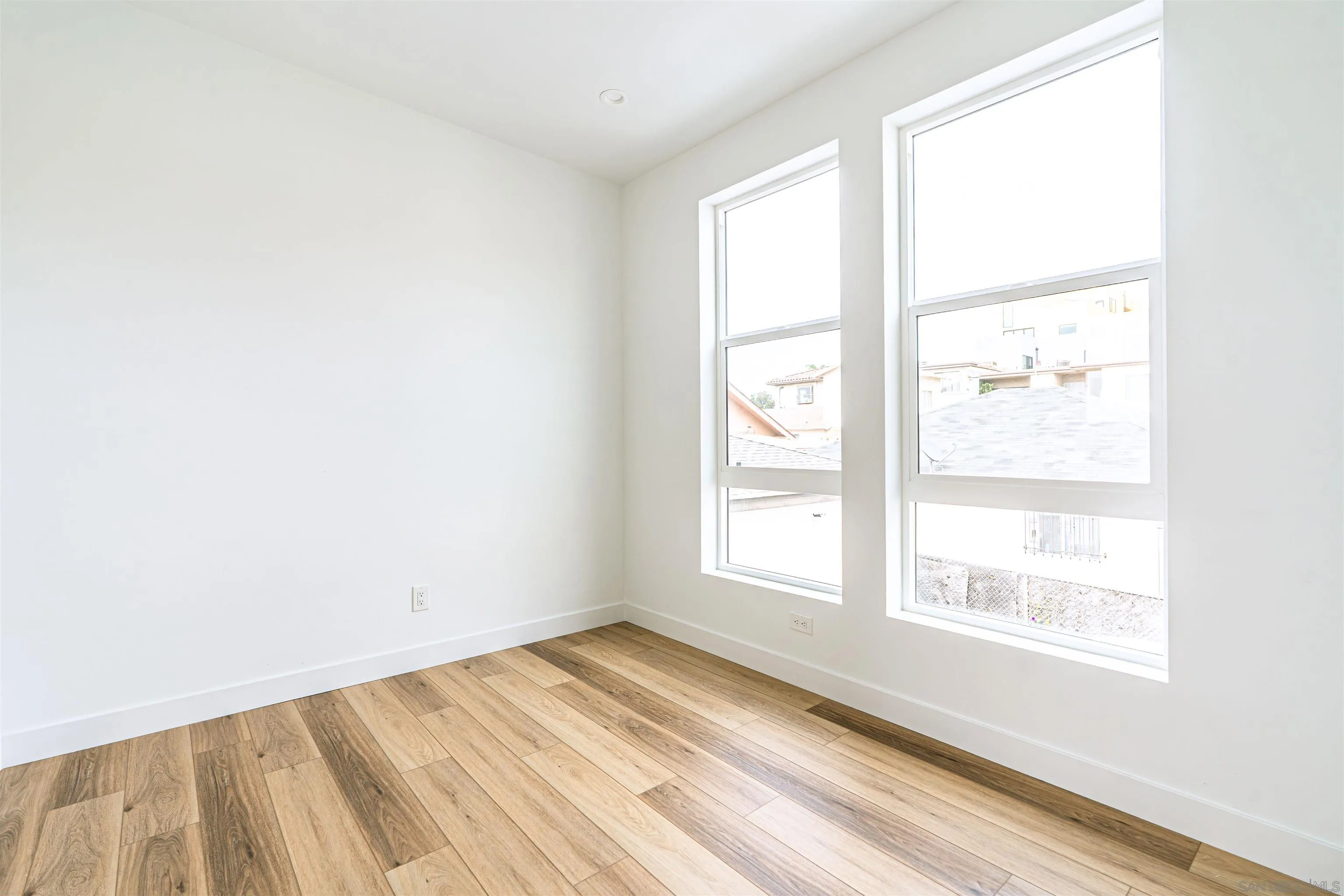 https://cdn.realtyfeed.com/cdn/127/250036864/9e9184f6a5c1b787d2e2fbcc3a723517.webp
