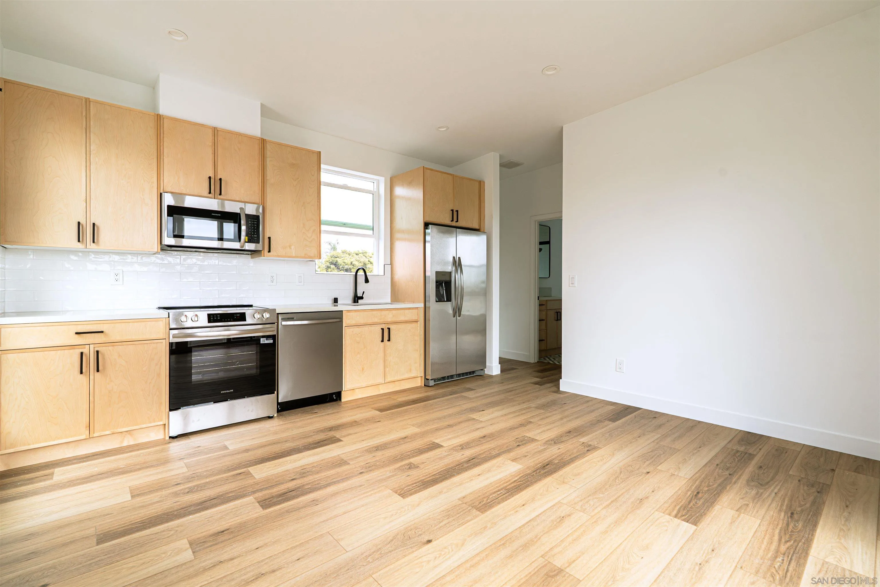 https://cdn.realtyfeed.com/cdn/127/250036864/c0929cc1cf62f407849837a75531dedb.webp