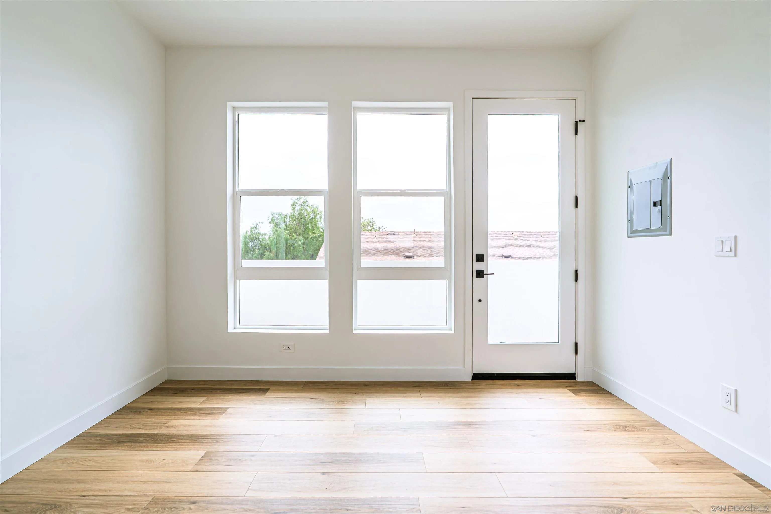 https://cdn.realtyfeed.com/cdn/127/250036864/dcb82f4a27582d30a1b5a557191a3b7f.webp