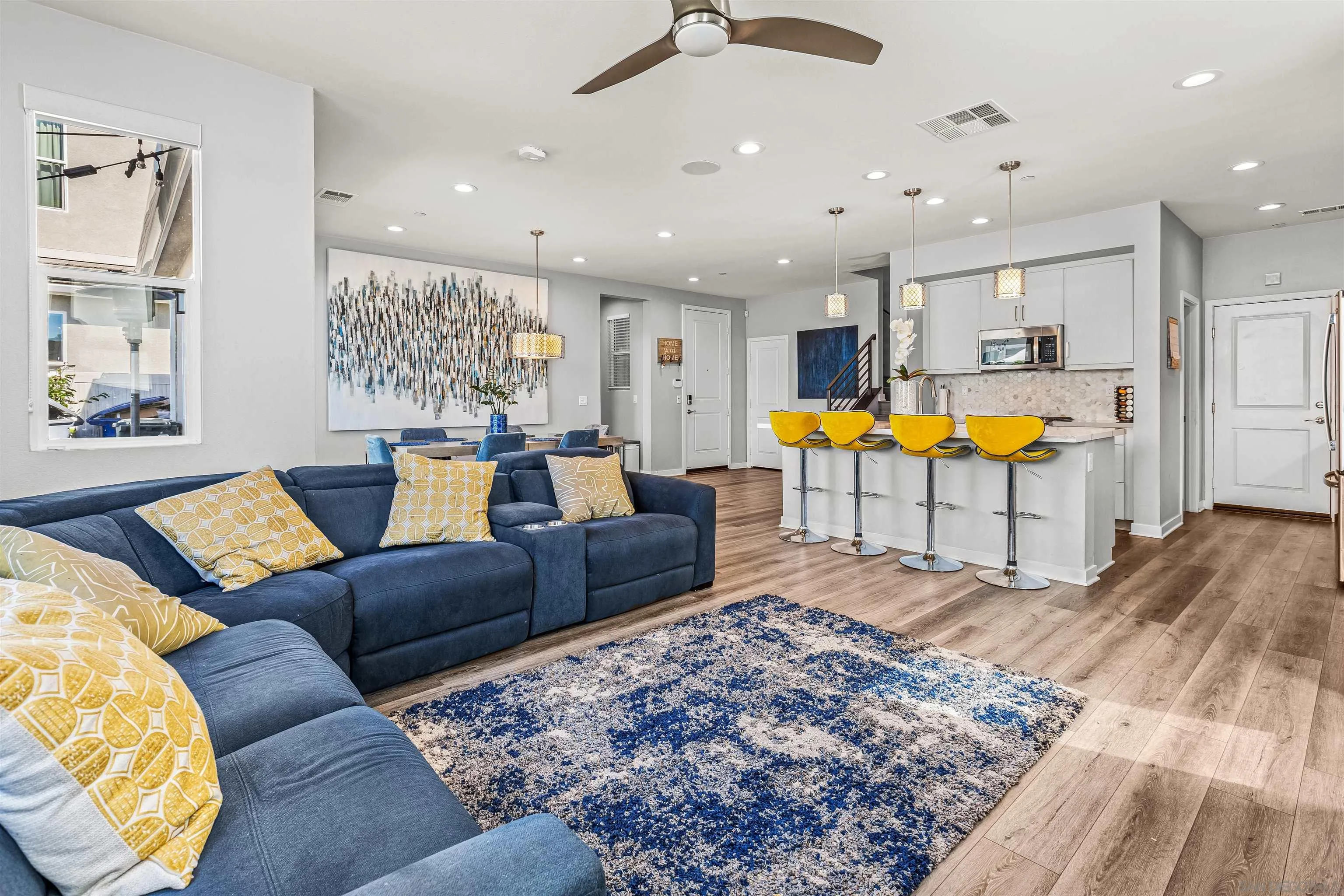 https://cdn.realtyfeed.com/cdn/127/250036866/29f4d36de0209196917e9010670dbe78.webp