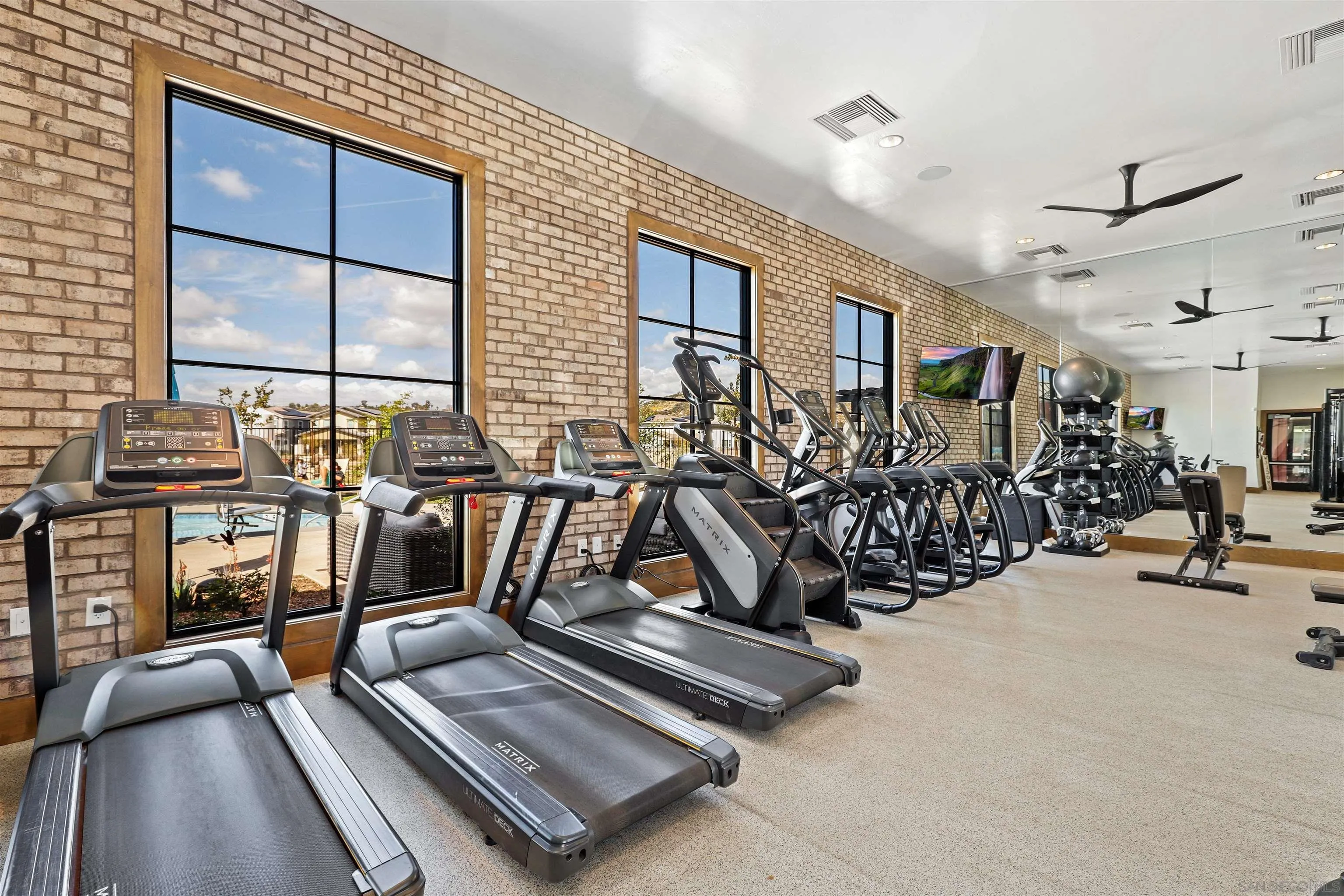 https://cdn.realtyfeed.com/cdn/127/250036866/e2313303dbe7f5de0a9a1ba9079b84f3.webp