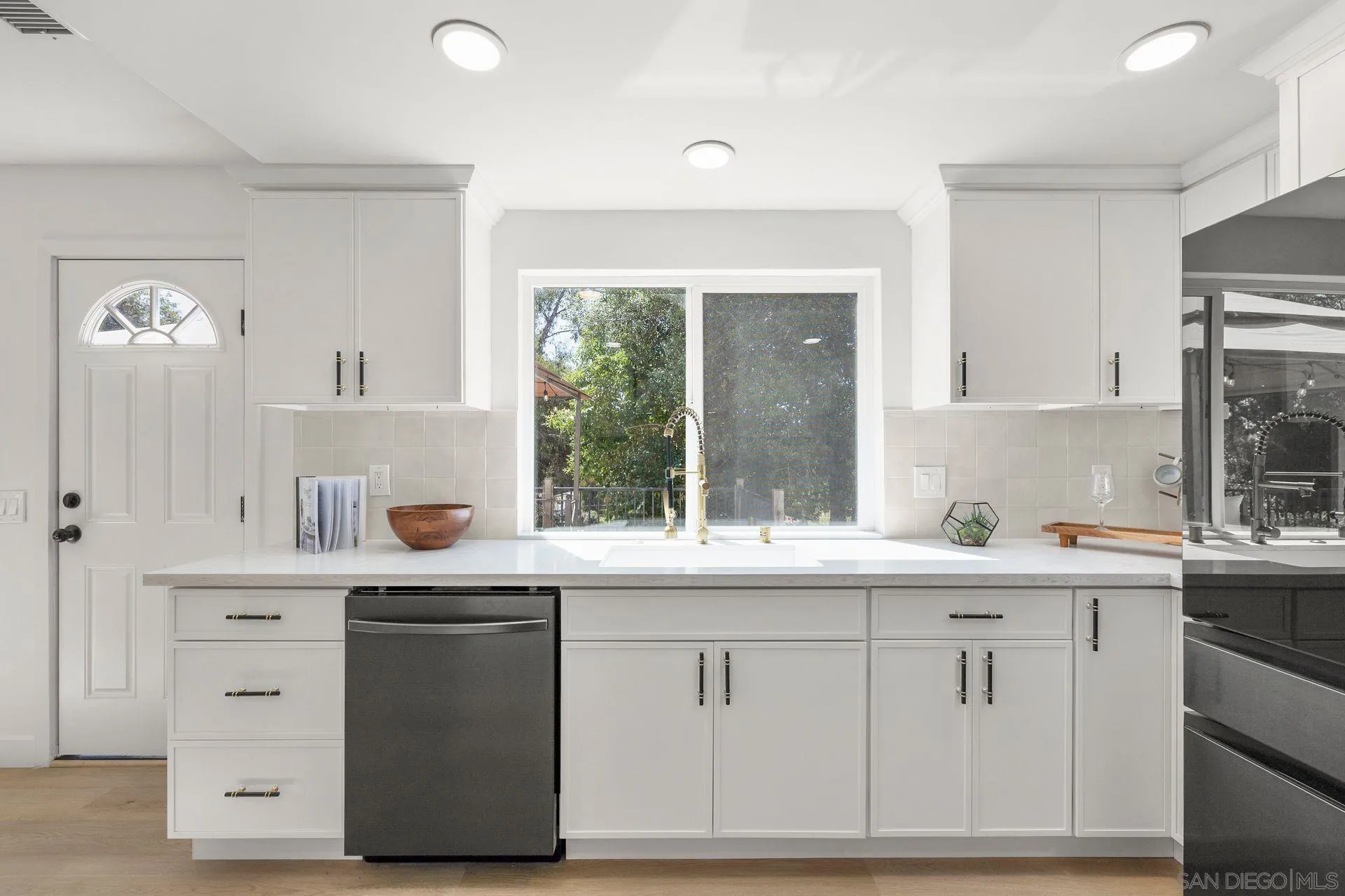 https://cdn.realtyfeed.com/cdn/127/250036868/1a5d1c6d3bf68721c948b75027a026b9.webp