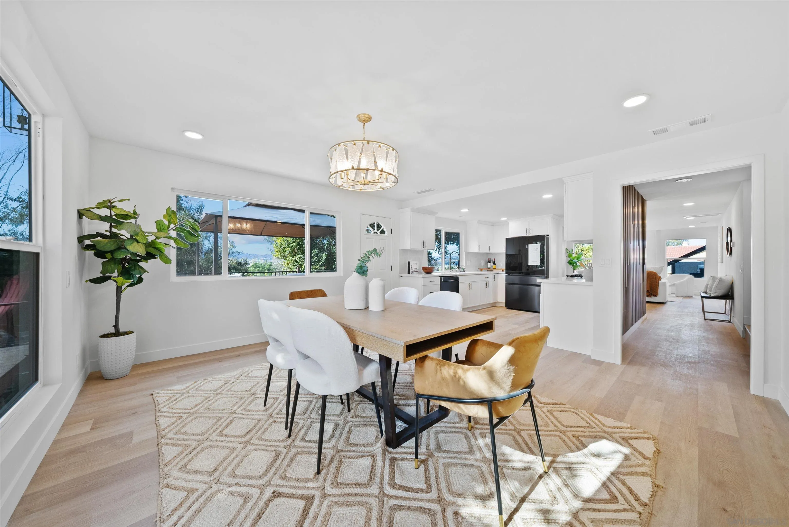 https://cdn.realtyfeed.com/cdn/127/250036868/1fc2bb7b3fafcee0f4e20dab46cb52b0.webp