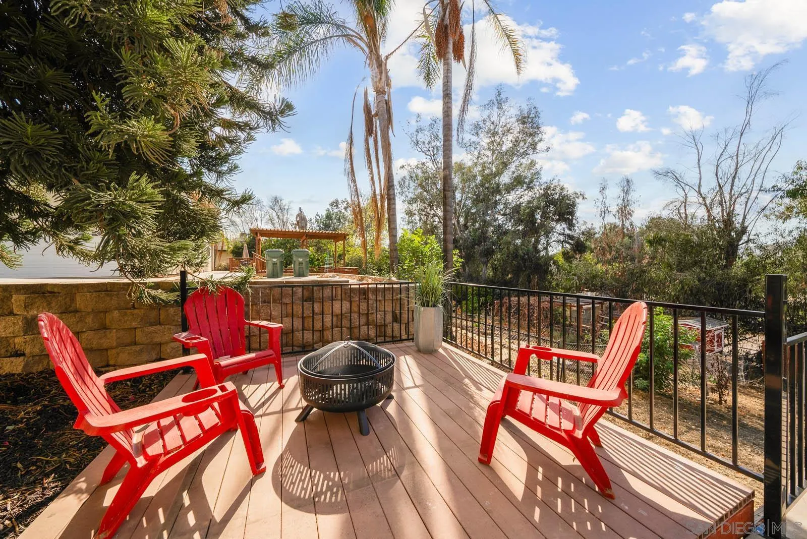https://cdn.realtyfeed.com/cdn/127/250036868/28d269a6490ae13416900fadef51a3b2.webp