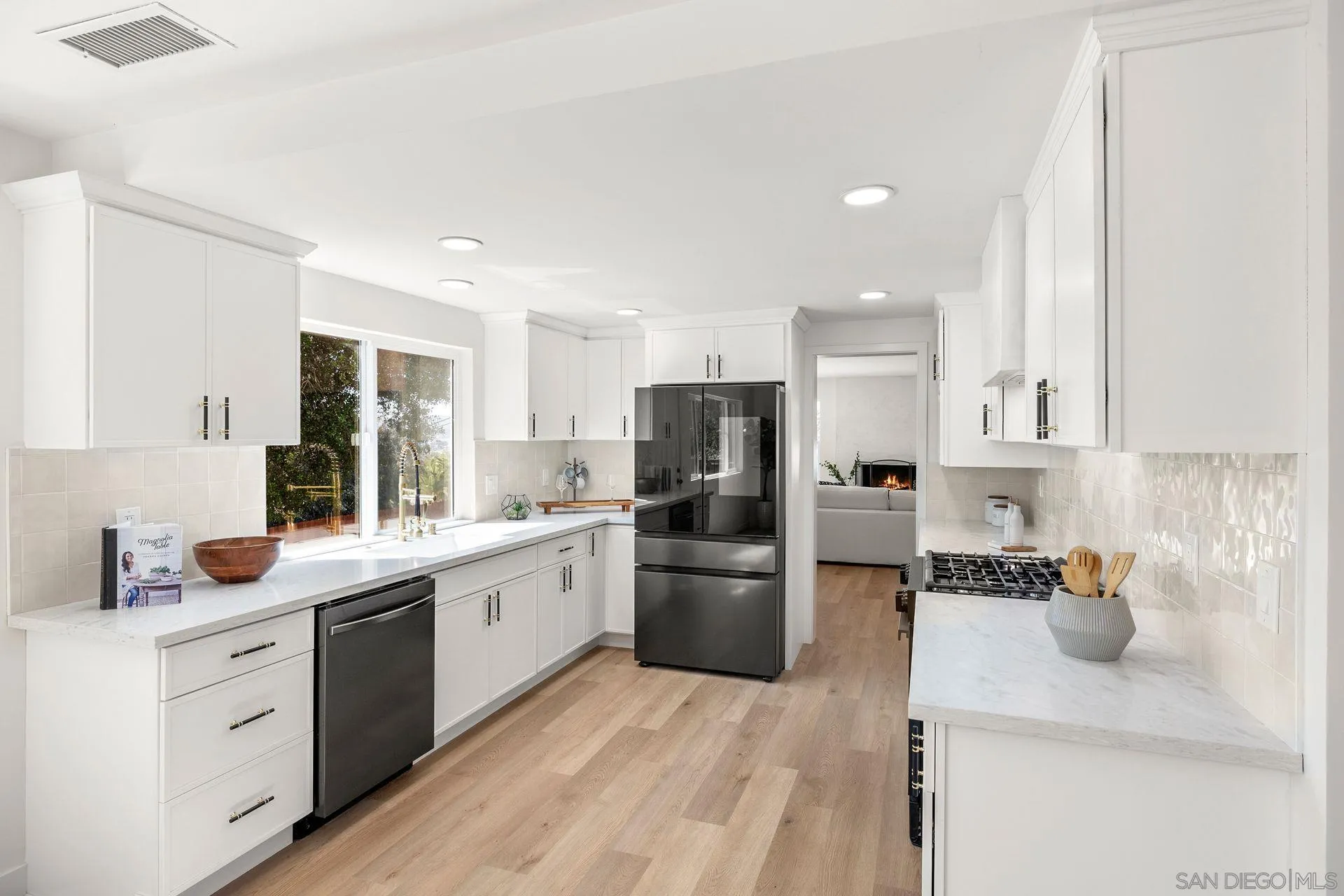 https://cdn.realtyfeed.com/cdn/127/250036868/58f4a5e4ee7f78b0ef5052c672e7499c.webp