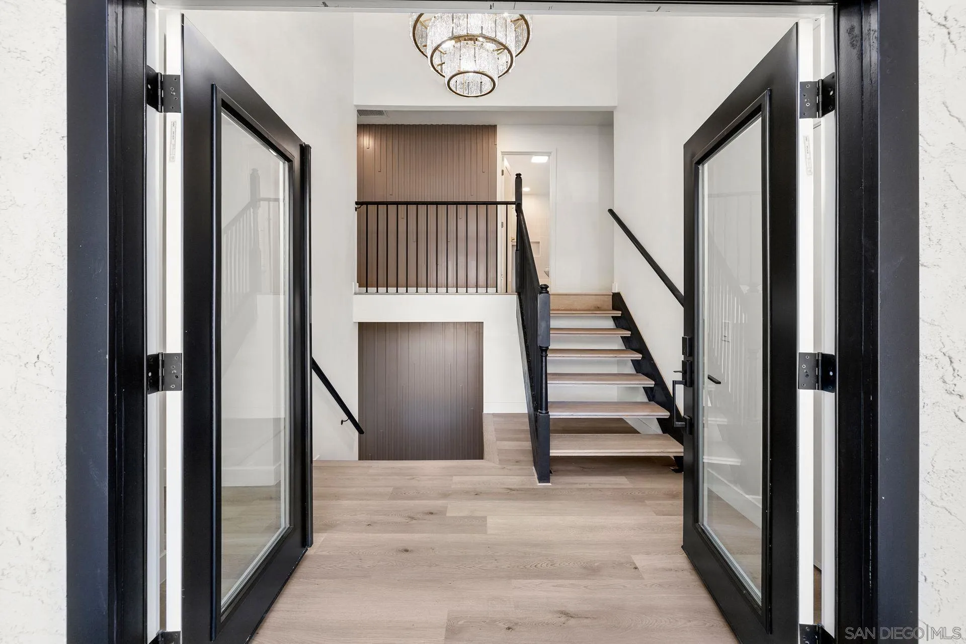 https://cdn.realtyfeed.com/cdn/127/250036868/898b824cd090963f23f654de4aa90015.webp