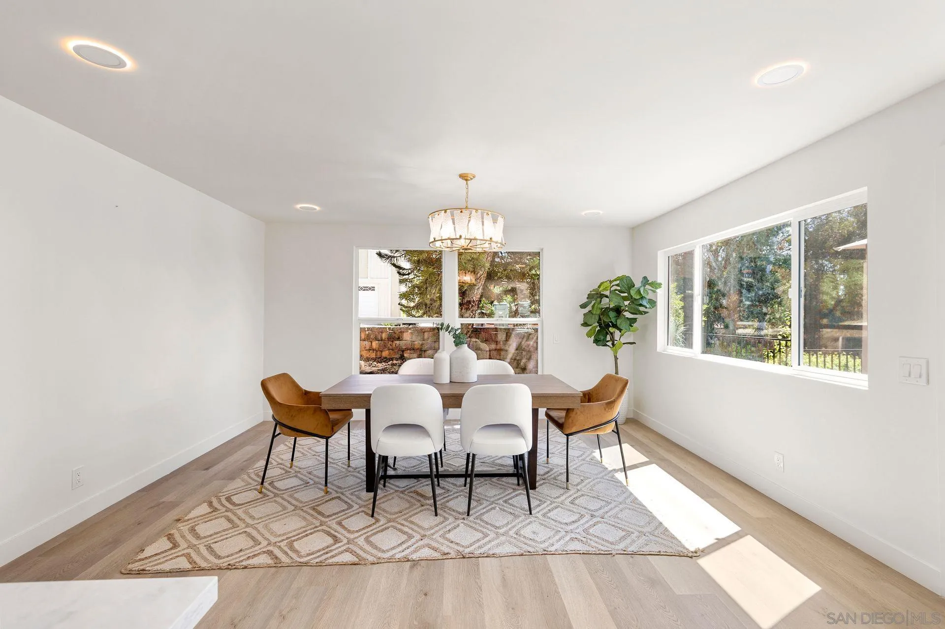 https://cdn.realtyfeed.com/cdn/127/250036868/a5e704f5c72817f88f5561224a022788.webp