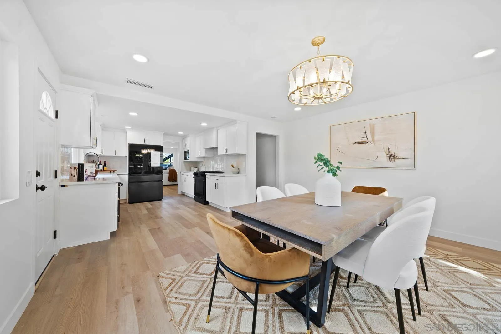 https://cdn.realtyfeed.com/cdn/127/250036868/e0fd2994d3626bf48cd88f11adc7218e.webp