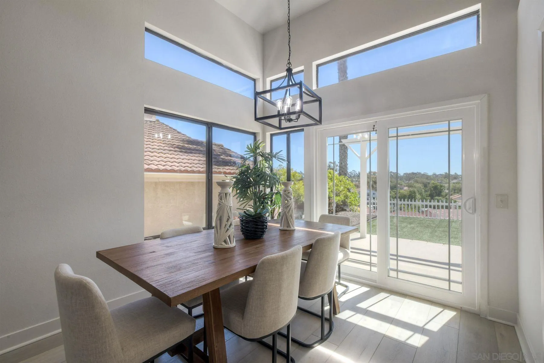 https://cdn.realtyfeed.com/cdn/127/250036872/7e5afb50141b539c6675eadc62156ee7.webp