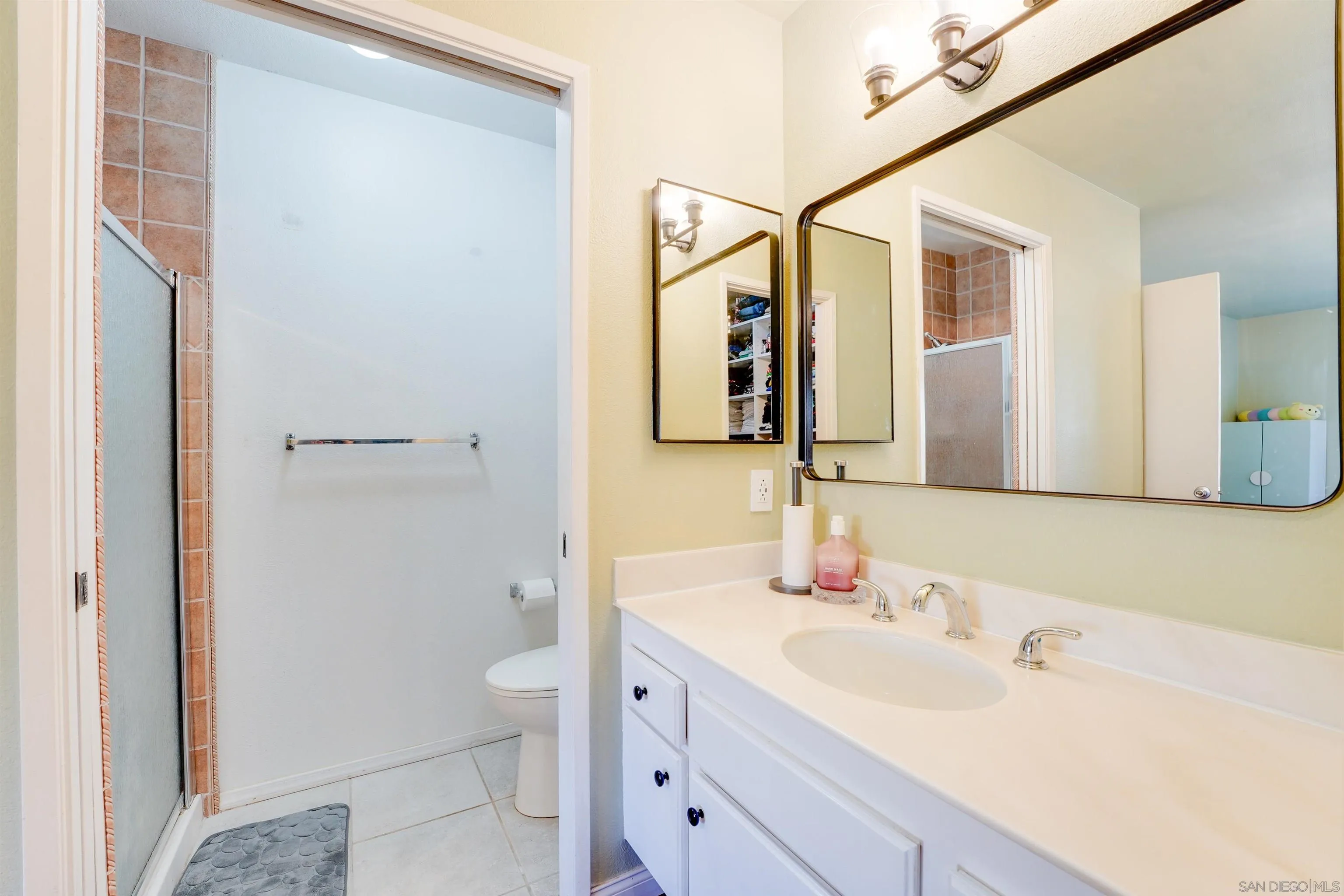 https://cdn.realtyfeed.com/cdn/127/250036873/002f708f789a80d380828ed124bde240.webp