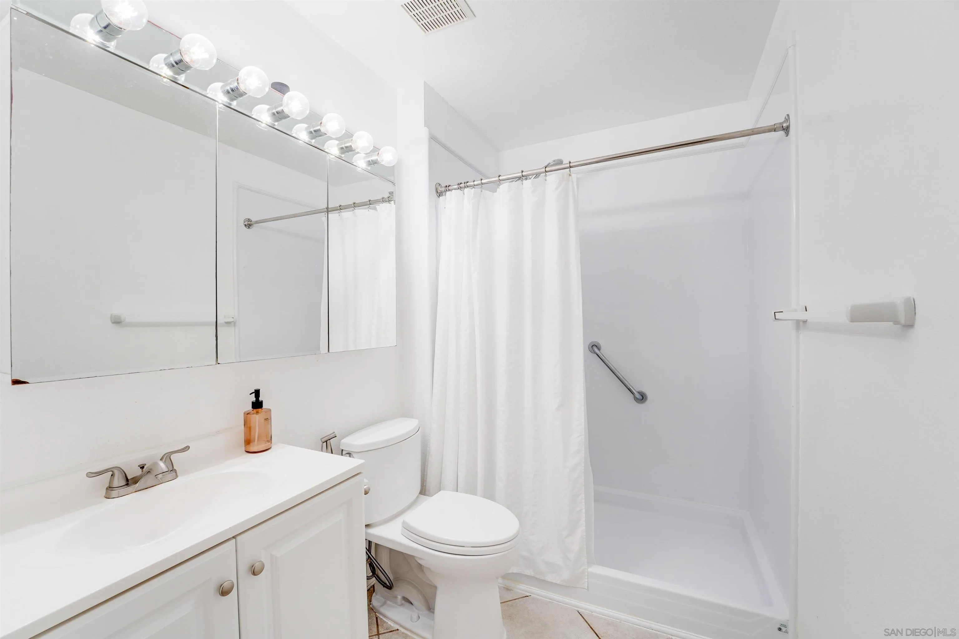 https://cdn.realtyfeed.com/cdn/127/250036873/133d2be996f27e948b6eb9de2bfbf1db.webp