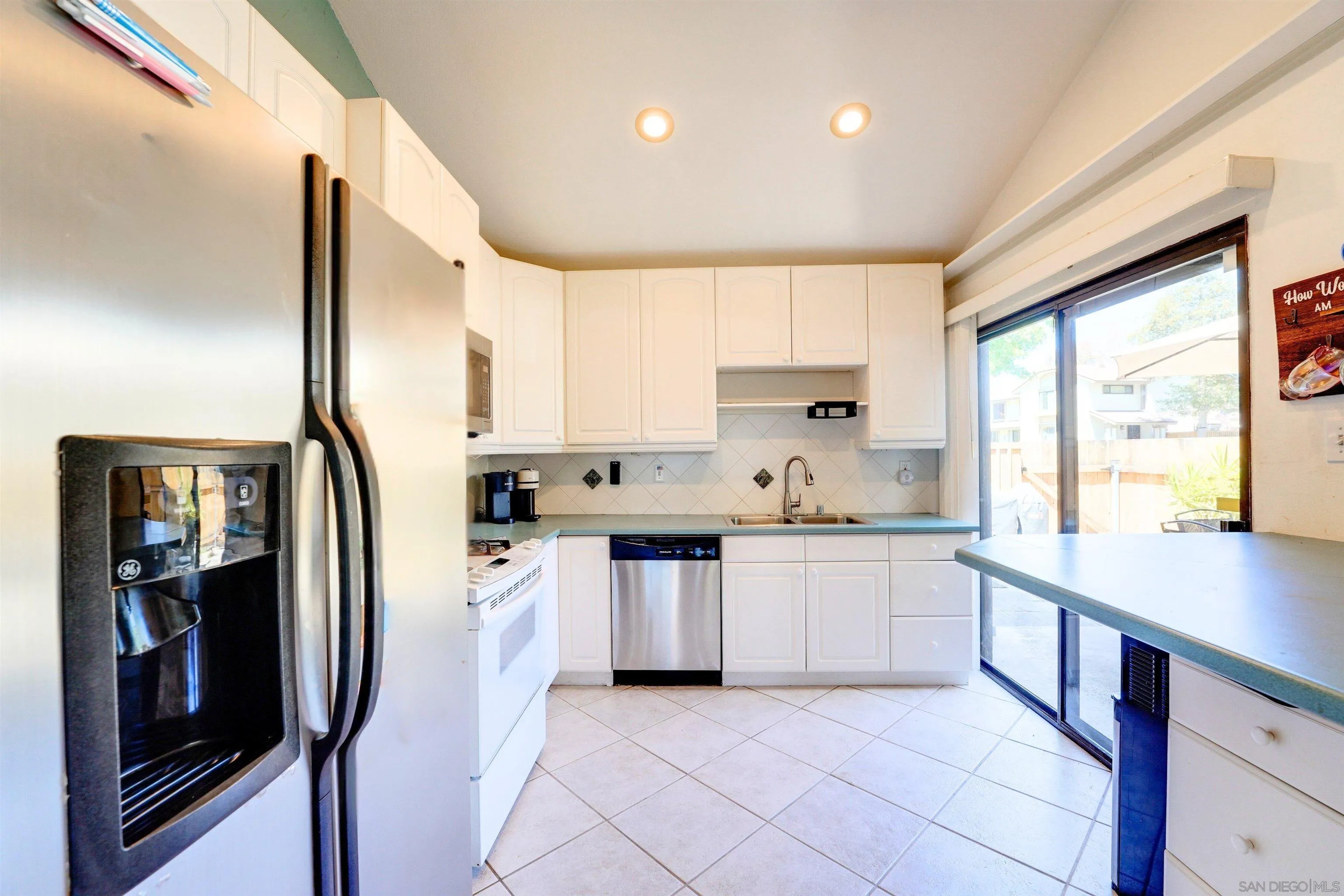 https://cdn.realtyfeed.com/cdn/127/250036873/74e3847caa9921b208a84c54edf278ea.webp