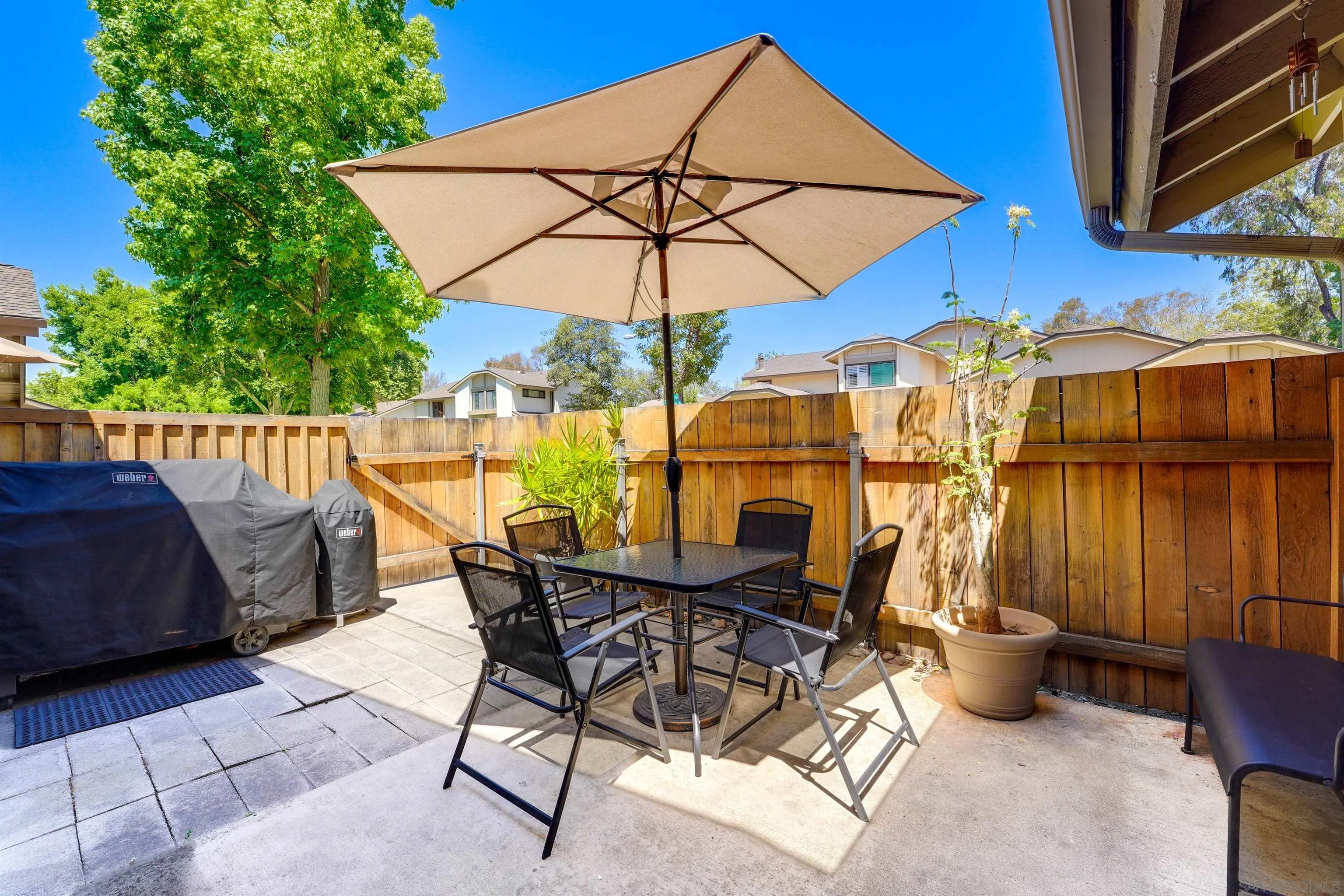 https://cdn.realtyfeed.com/cdn/127/250036873/f008cc18328b8fa5a647e4da1c114f4e.webp