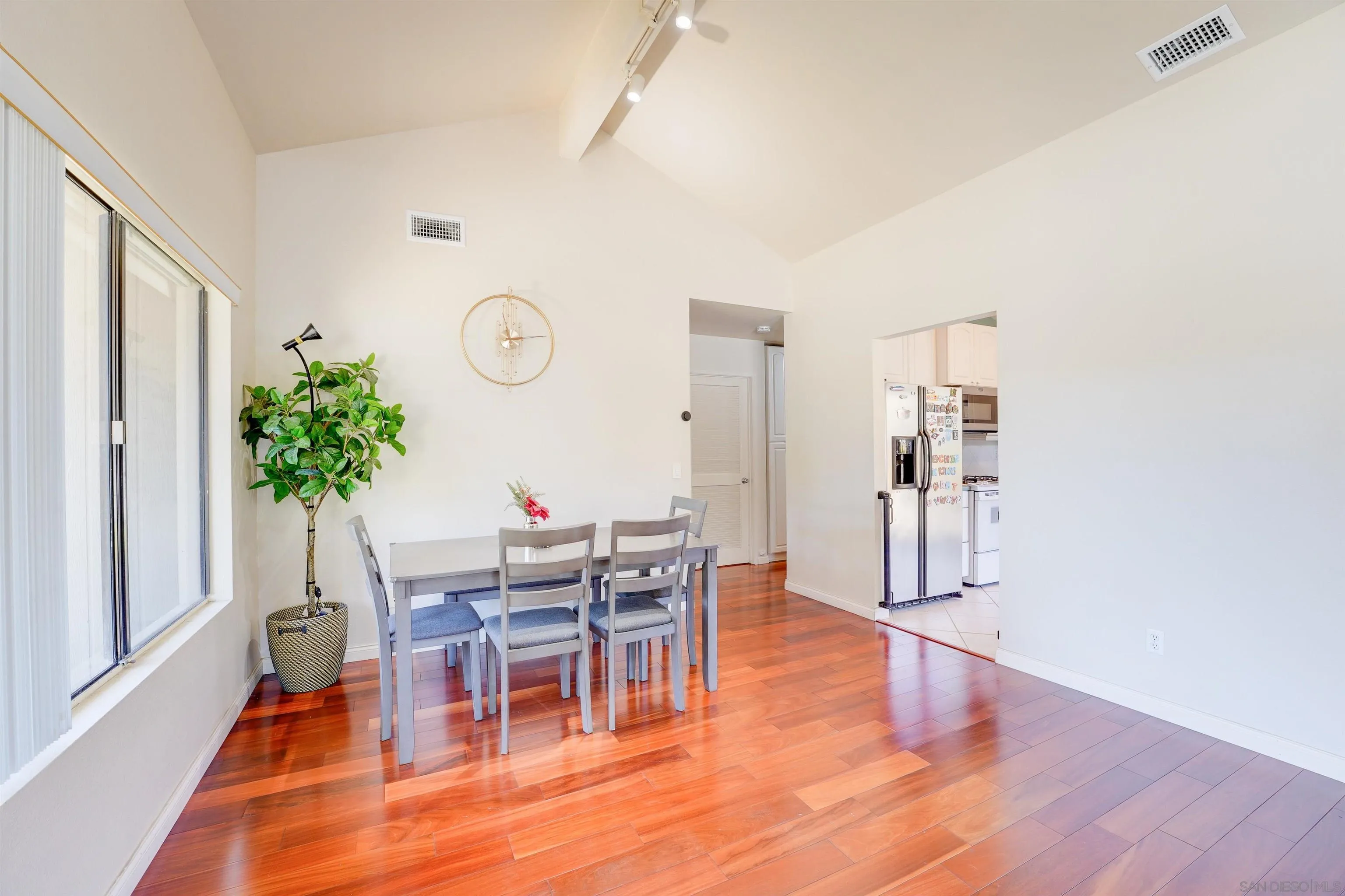 https://cdn.realtyfeed.com/cdn/127/250036873/ff4c2f6d93f83a21556c54b7eff30442.webp