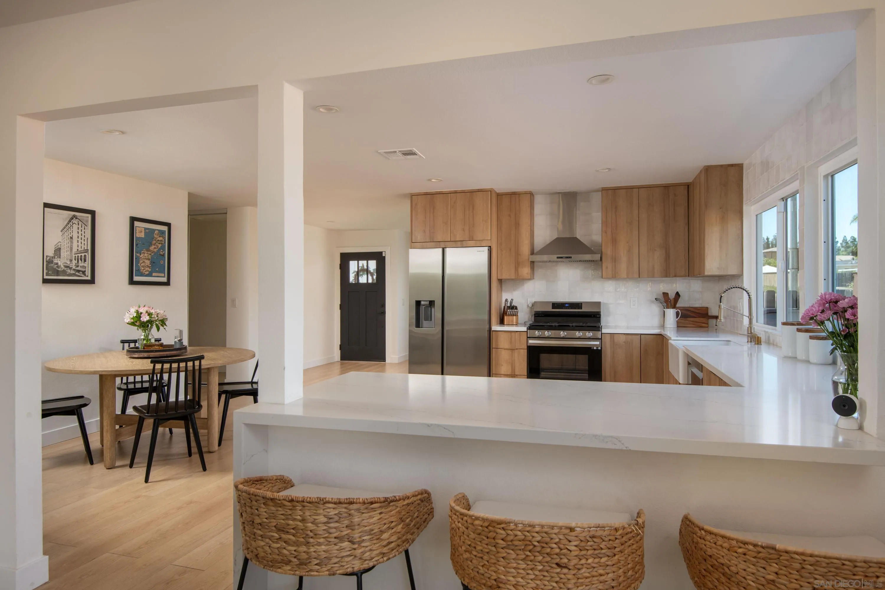 https://cdn.realtyfeed.com/cdn/127/250036875/1b3998826f0962511da5e601aeb2a740.webp