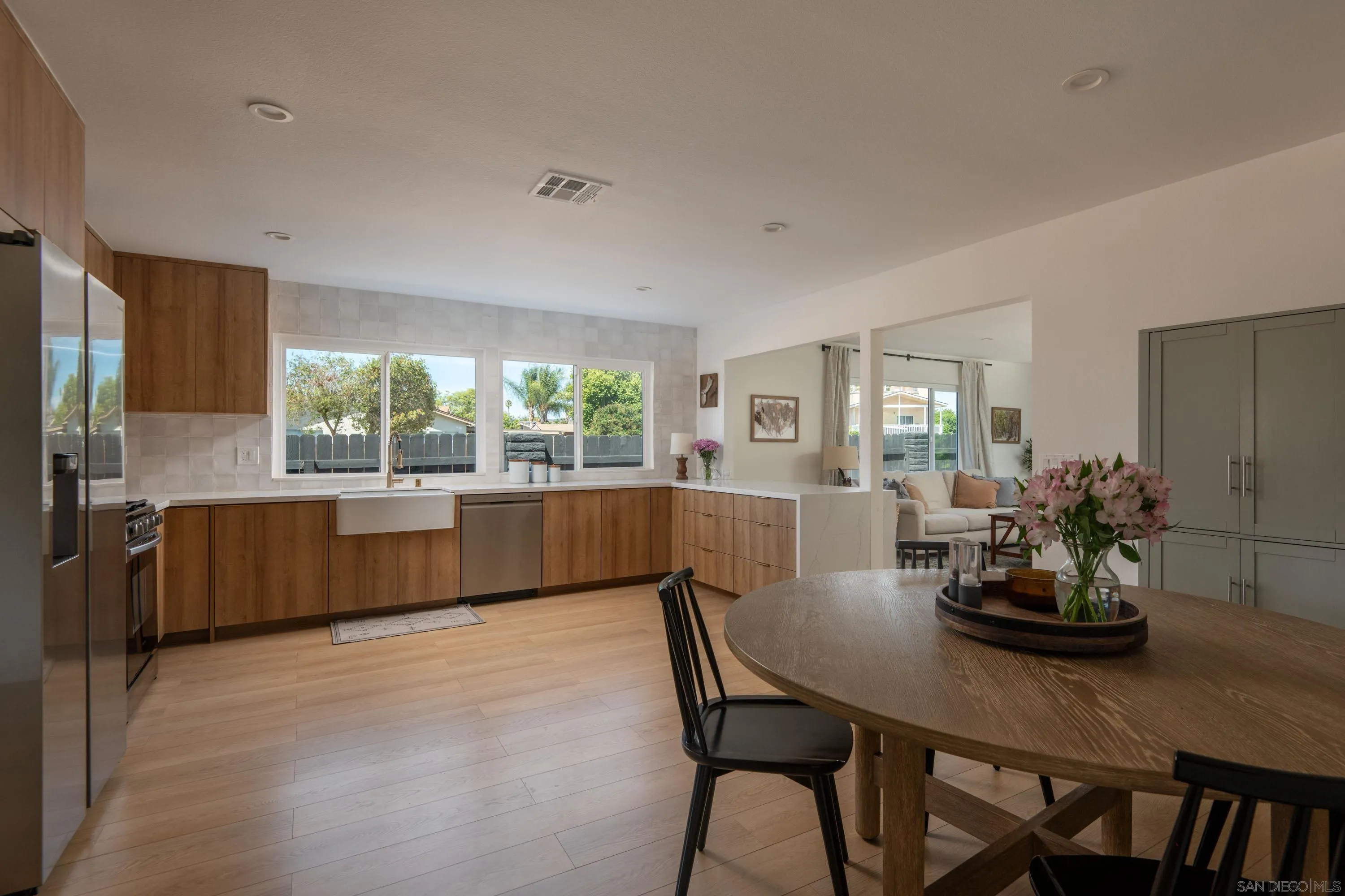 https://cdn.realtyfeed.com/cdn/127/250036875/2009e1ae76fa68b0210ded19865a6fd3.webp