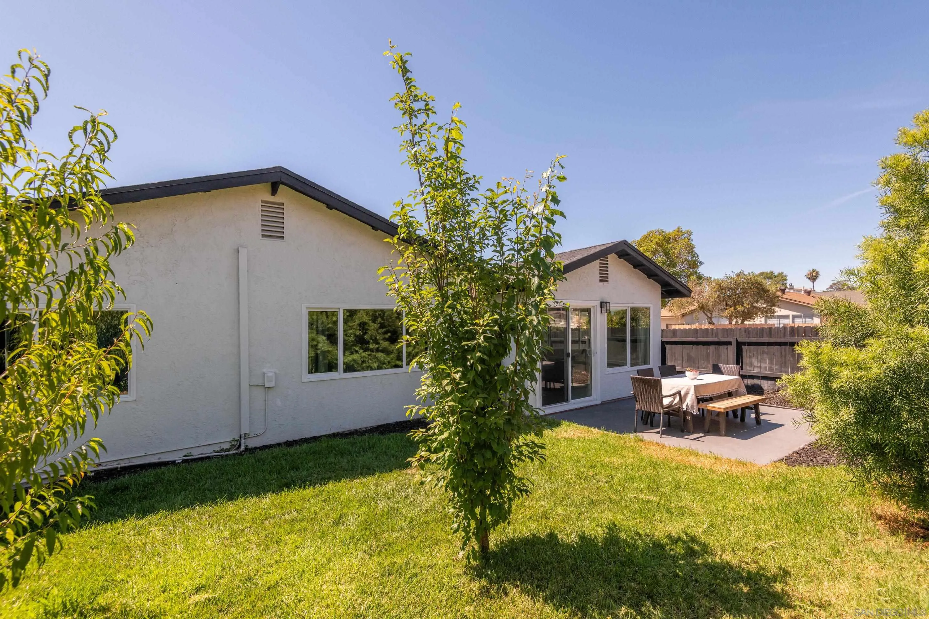https://cdn.realtyfeed.com/cdn/127/250036875/95ff1f513eba1f79be1229e0138ecf36.webp