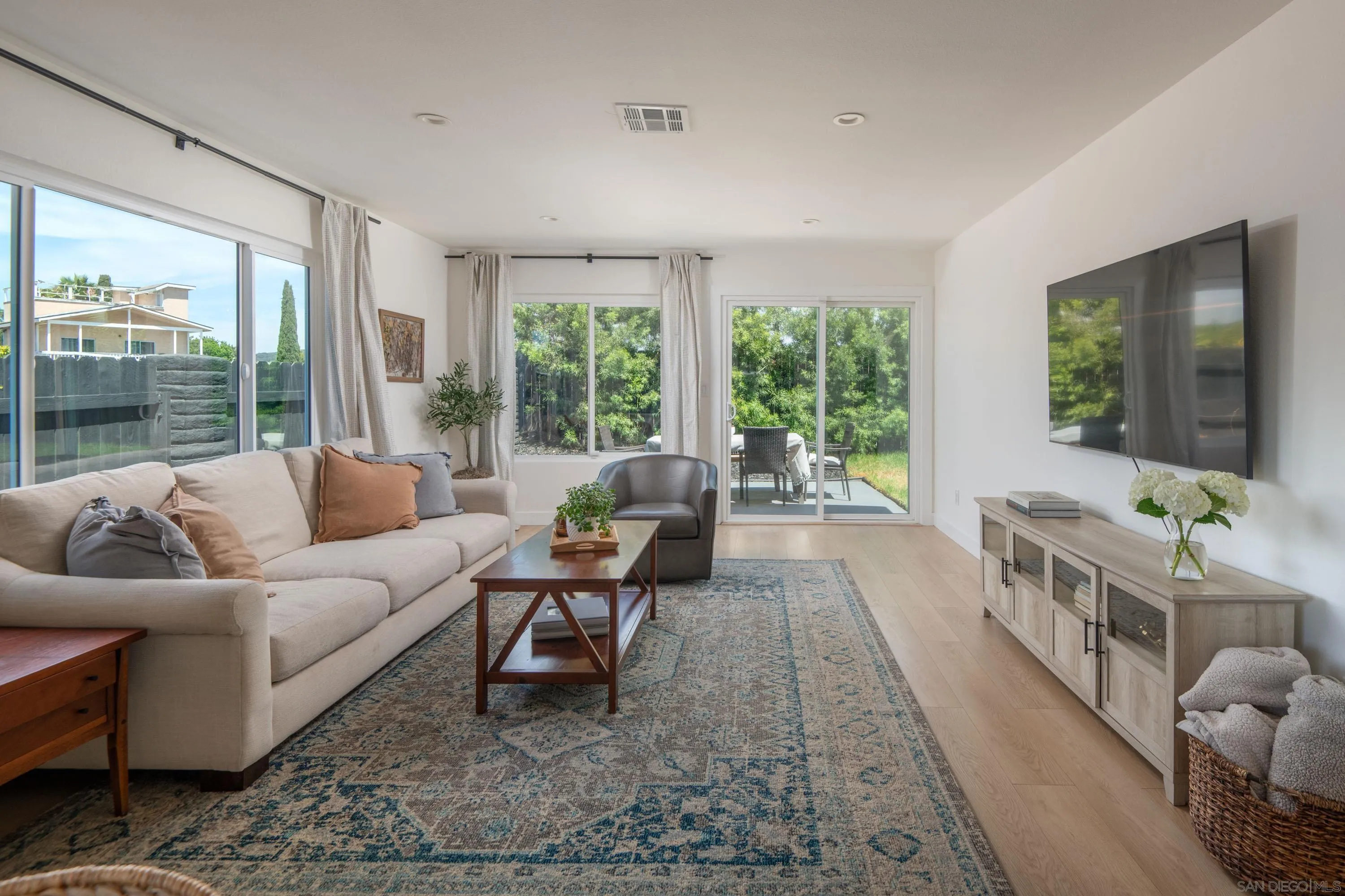 https://cdn.realtyfeed.com/cdn/127/250036875/f9b60169cf02b40536fea0c1e653ee8a.webp