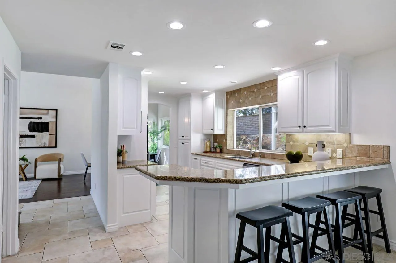 https://cdn.realtyfeed.com/cdn/127/250036876/fb8275ba8f4a892e5a576195dd0b6bb8.webp