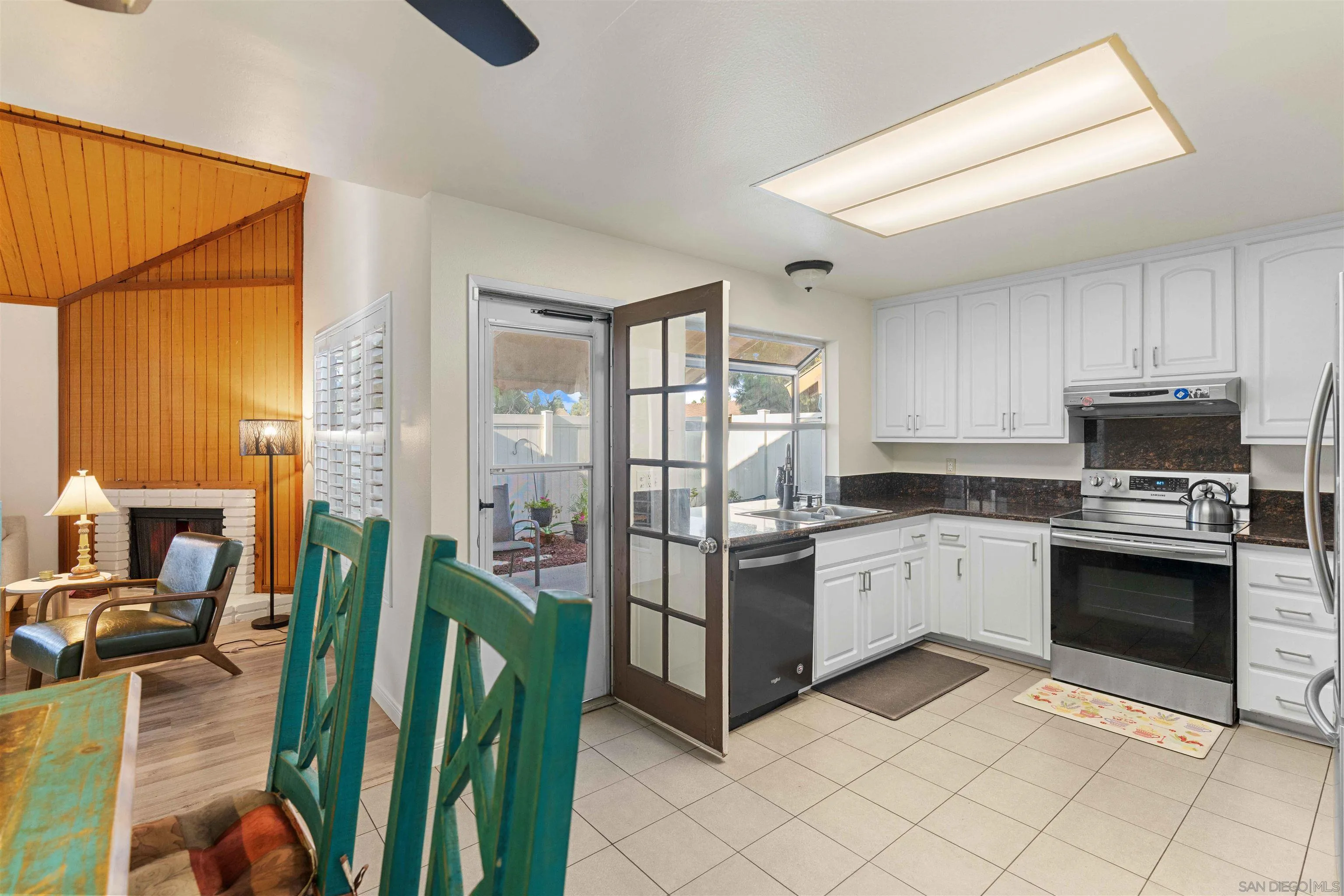 https://cdn.realtyfeed.com/cdn/127/250036877/31c6d5bf22d3d9c944e00418966ff1da.webp