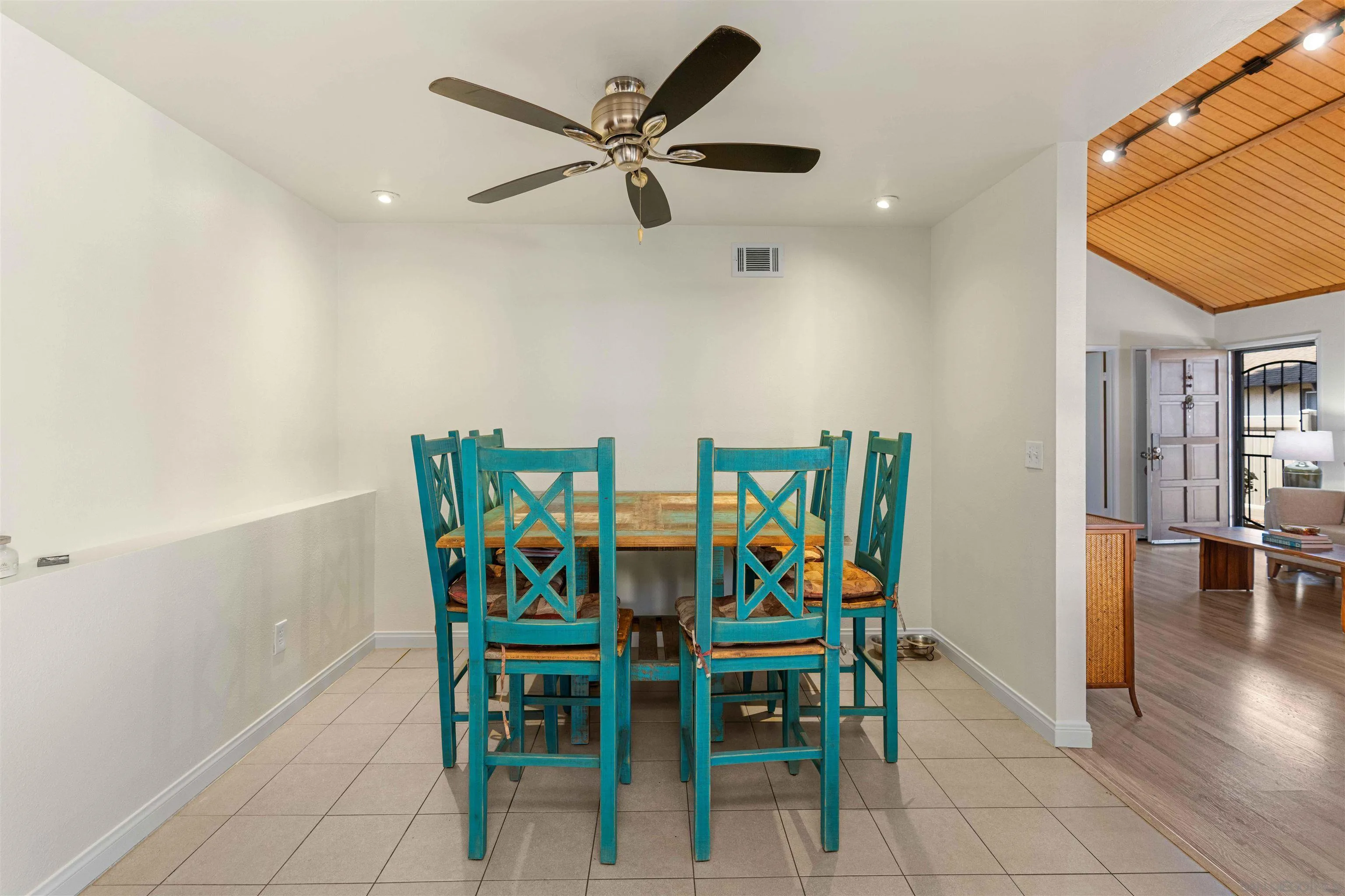 https://cdn.realtyfeed.com/cdn/127/250036877/52a740bfd90820544d4523a052e7f51c.webp