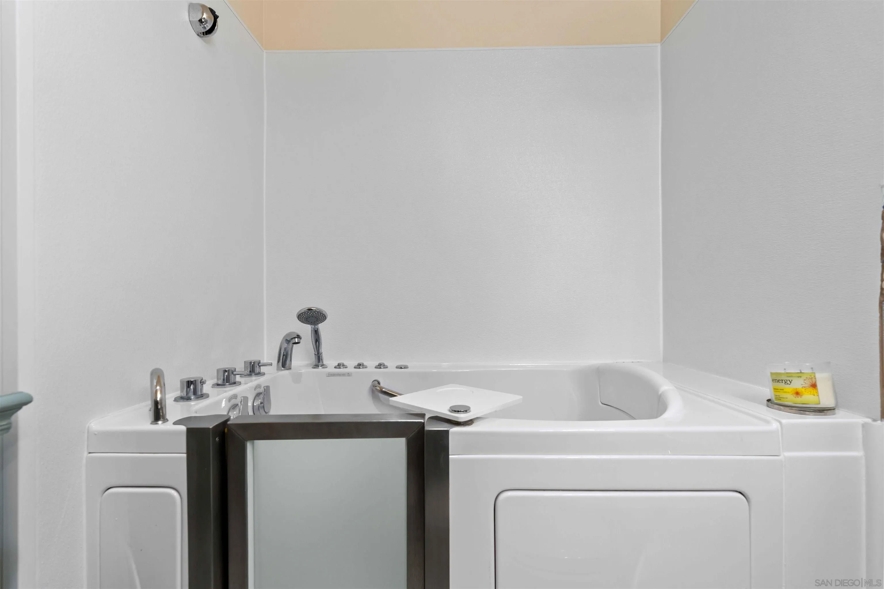 https://cdn.realtyfeed.com/cdn/127/250036877/683353de90854b7ed48d302312234c78.webp