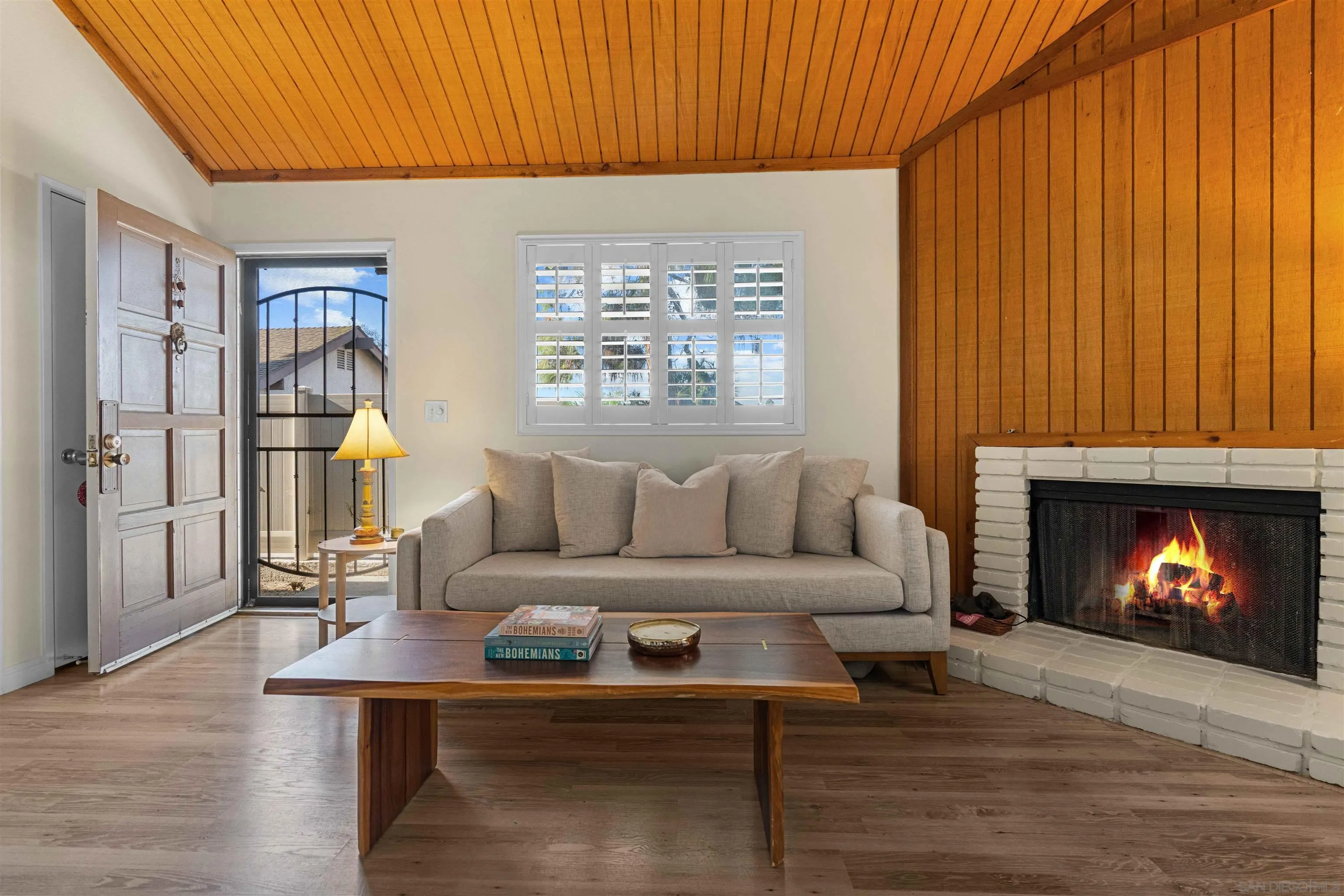 https://cdn.realtyfeed.com/cdn/127/250036877/df35912557e8fc39f3cb8644d36a2501.webp