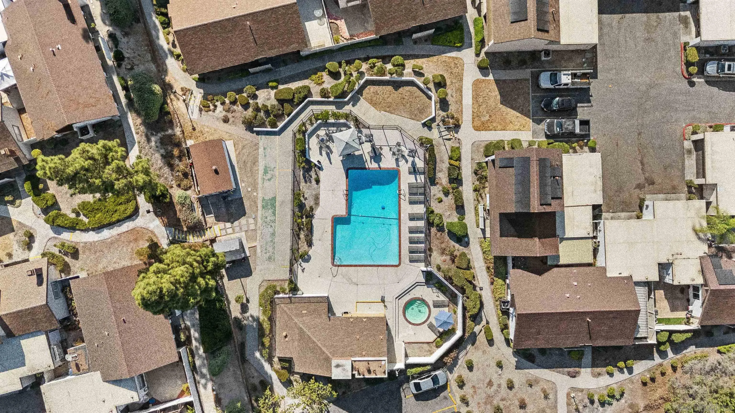 https://cdn.realtyfeed.com/cdn/127/250036877/fe52b917038090a140cf0418f9511a00.webp