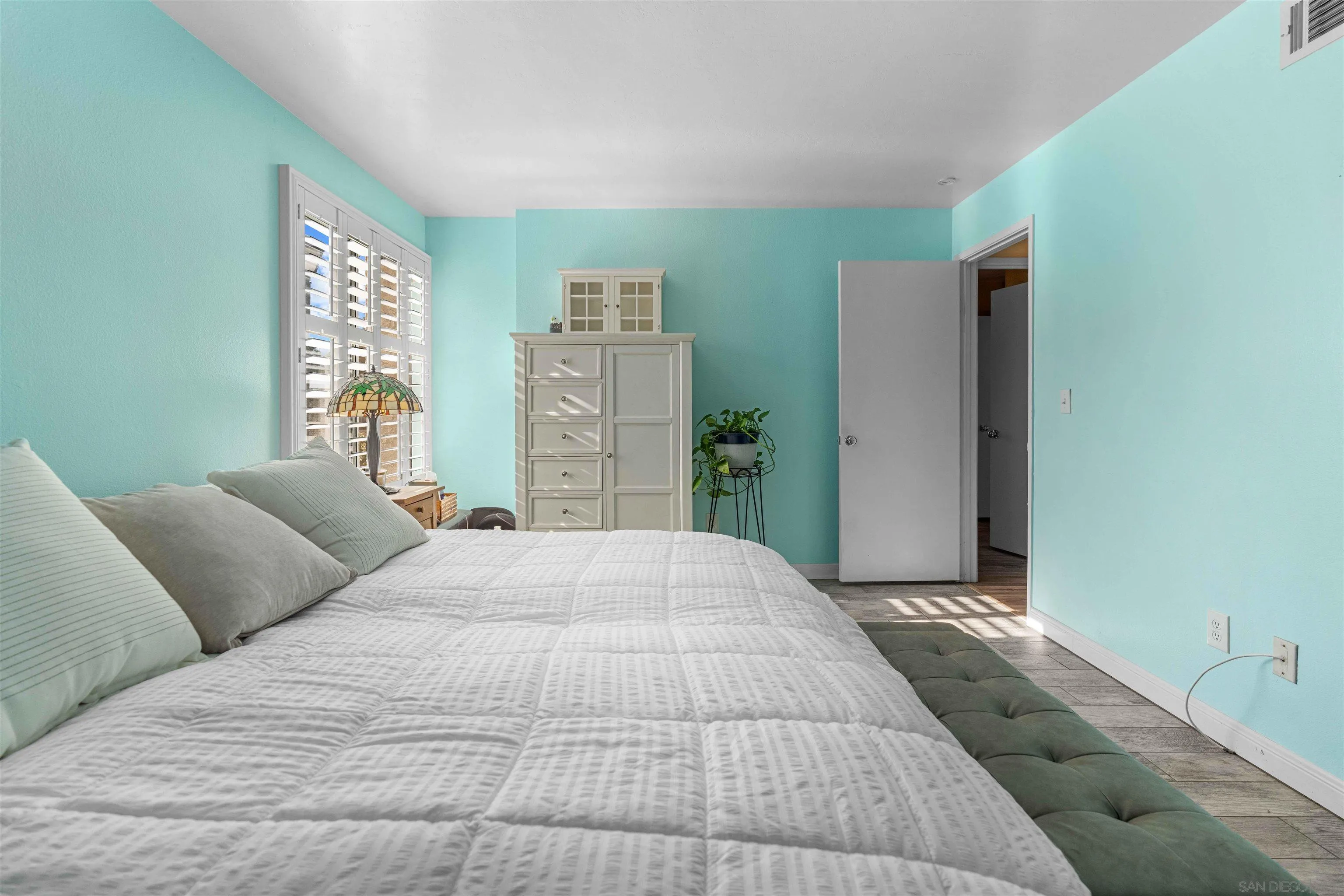 https://cdn.realtyfeed.com/cdn/127/250036877/ffb3466d3f211ff20654fc65b02c6ad3.webp