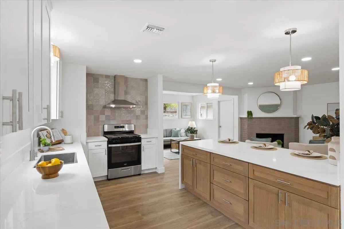 https://cdn.realtyfeed.com/cdn/127/250036880/3abed5d6bfcbfc2fc2955ccda1411c75.webp