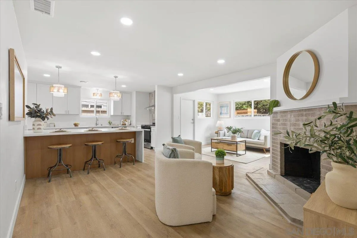 https://cdn.realtyfeed.com/cdn/127/250036880/57376128f693d07a48b80e1a516d5cb4.webp