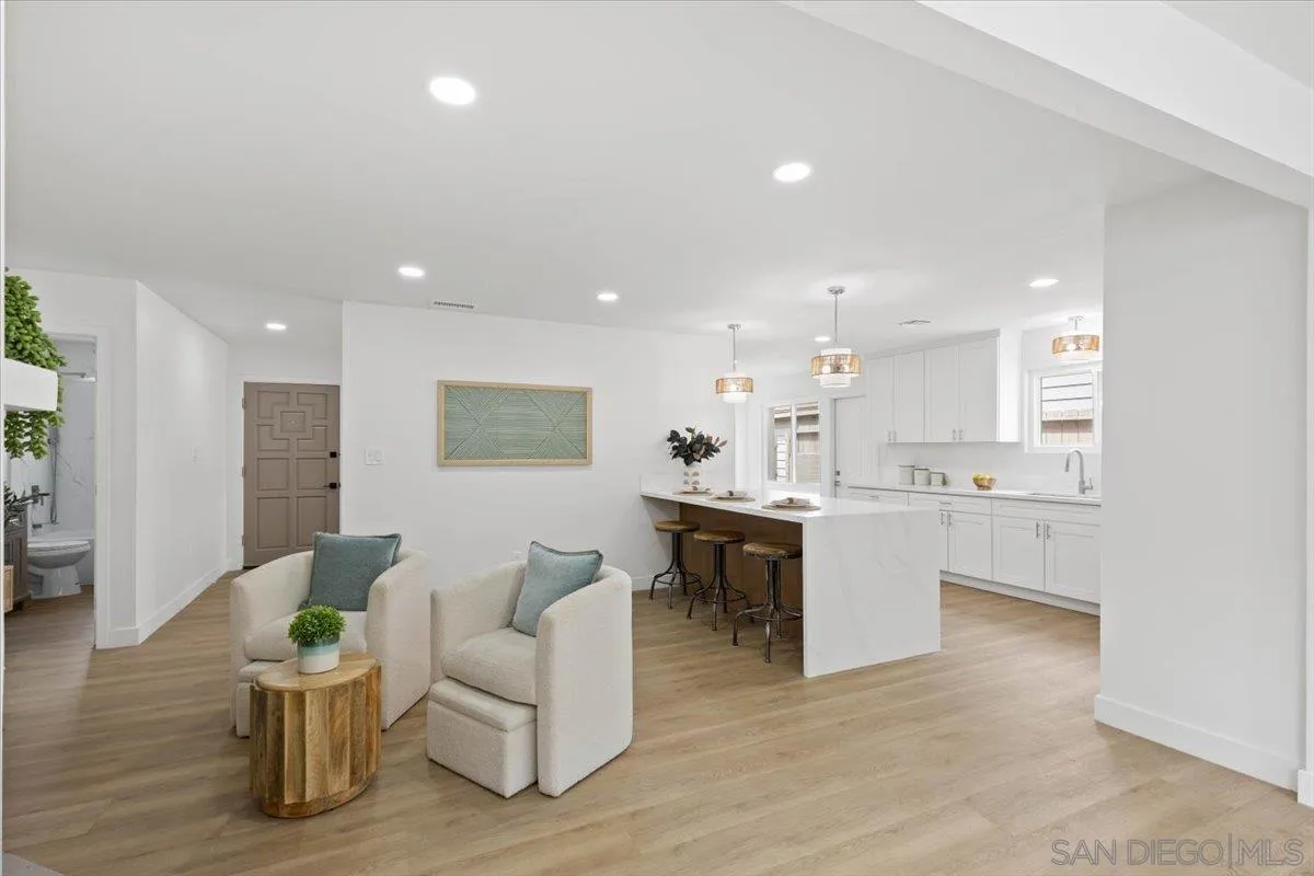 https://cdn.realtyfeed.com/cdn/127/250036880/59f42d82ec77273a82bc55ab77601d86.webp