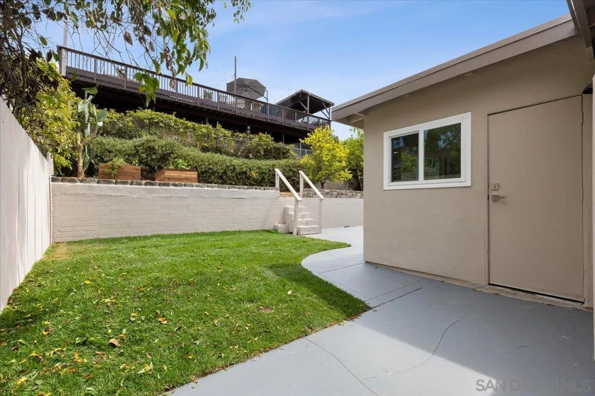 https://cdn.realtyfeed.com/cdn/127/250036880/841274e0e76b9815ac60ba54ffddb9cb.webp